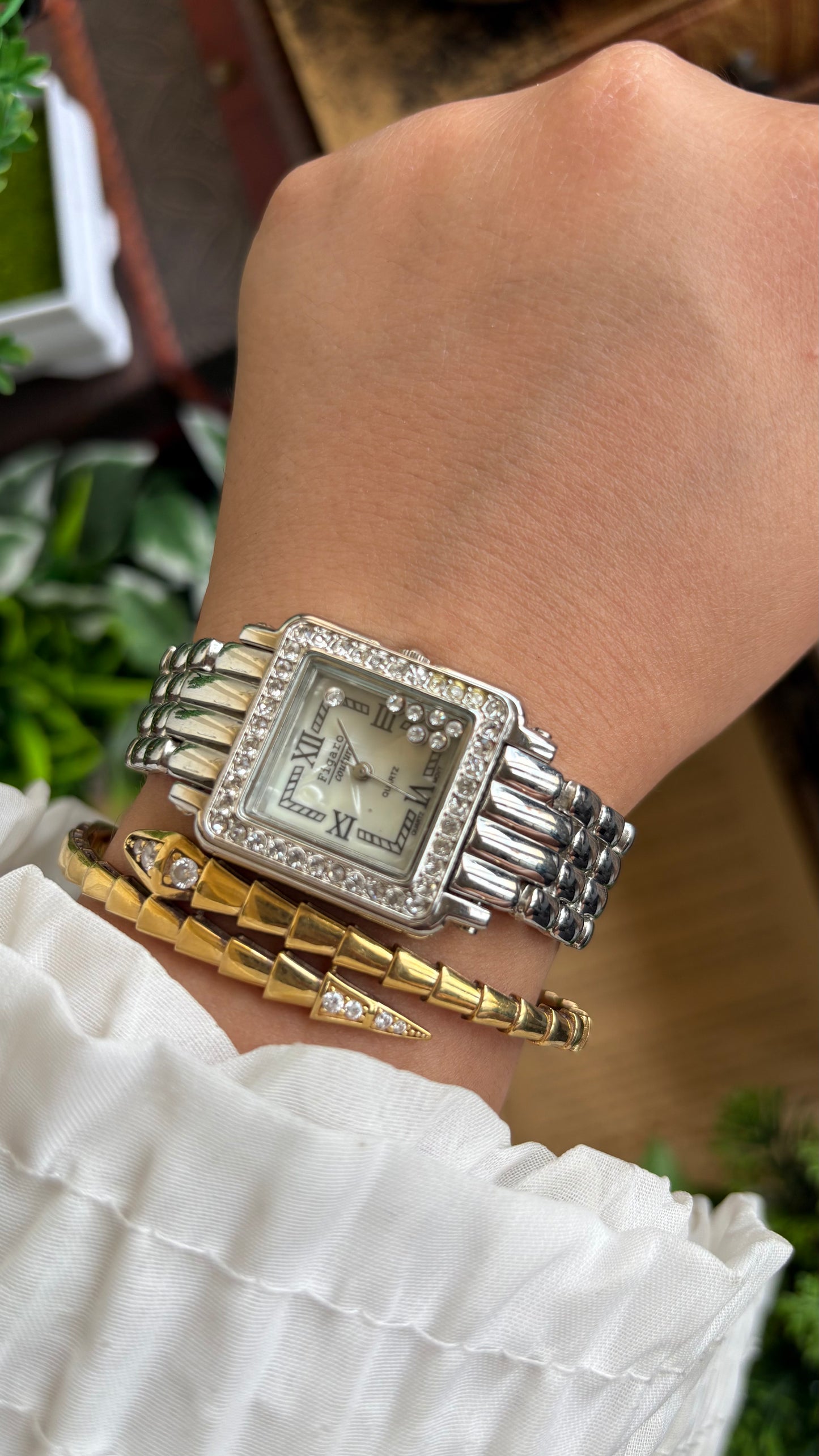 Vintage Figaro Couture Watch in Silver Tone Pearl Dial Dancing Diamonds