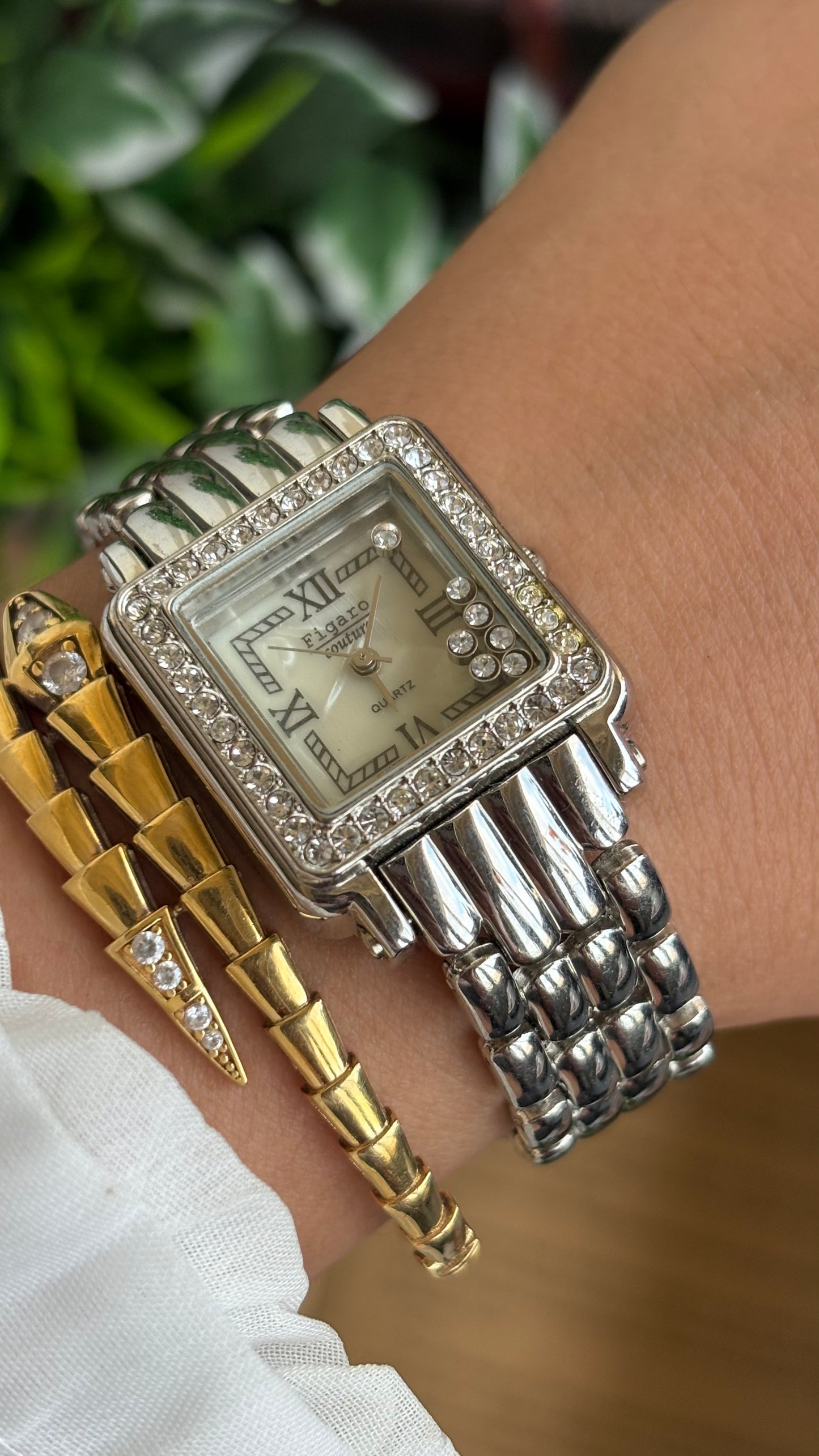 Vintage Figaro Couture Watch in Silver Tone Pearl Dial Dancing Diamonds