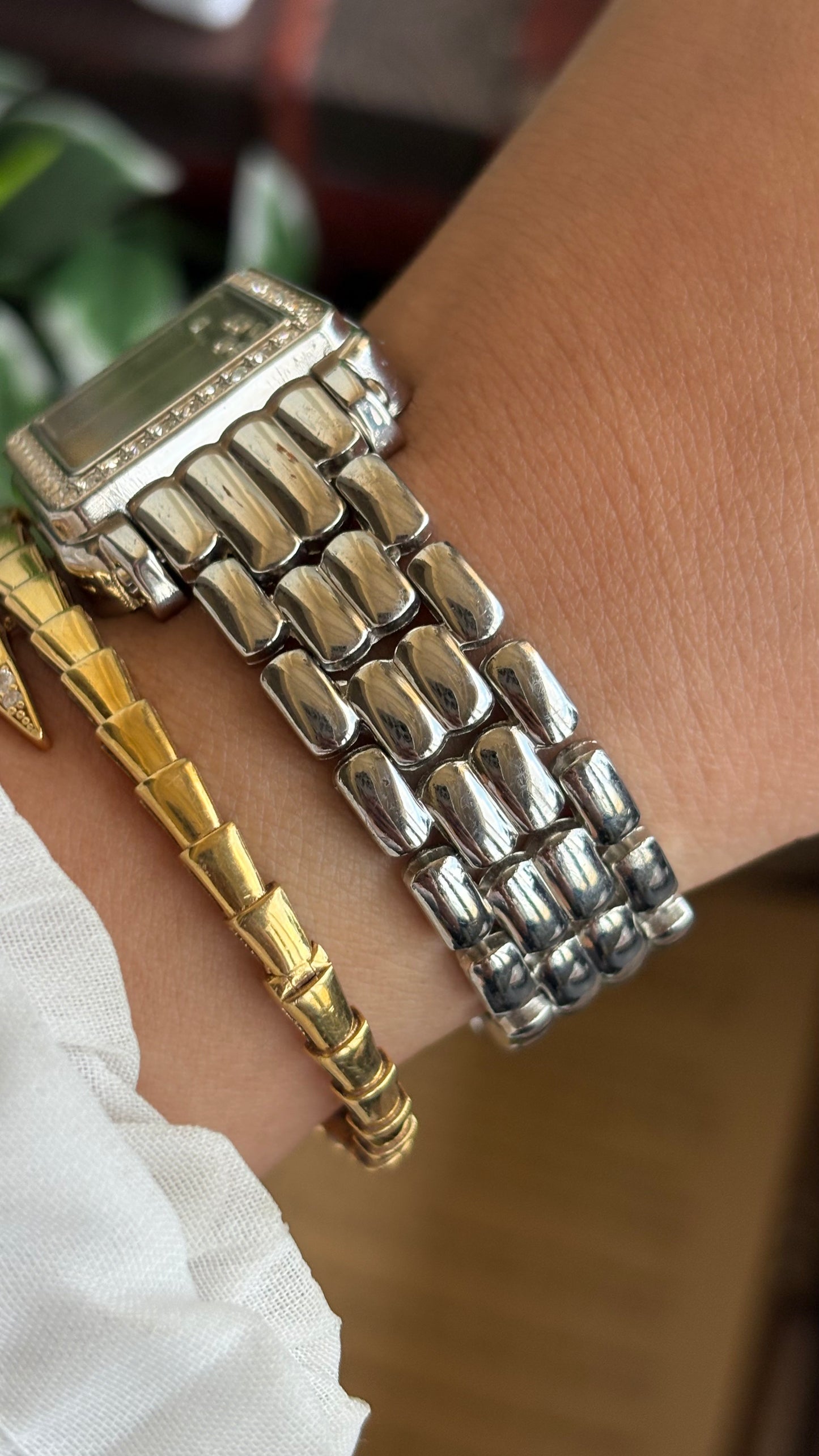 Vintage Figaro Couture Watch in Silver Tone Pearl Dial Dancing Diamonds
