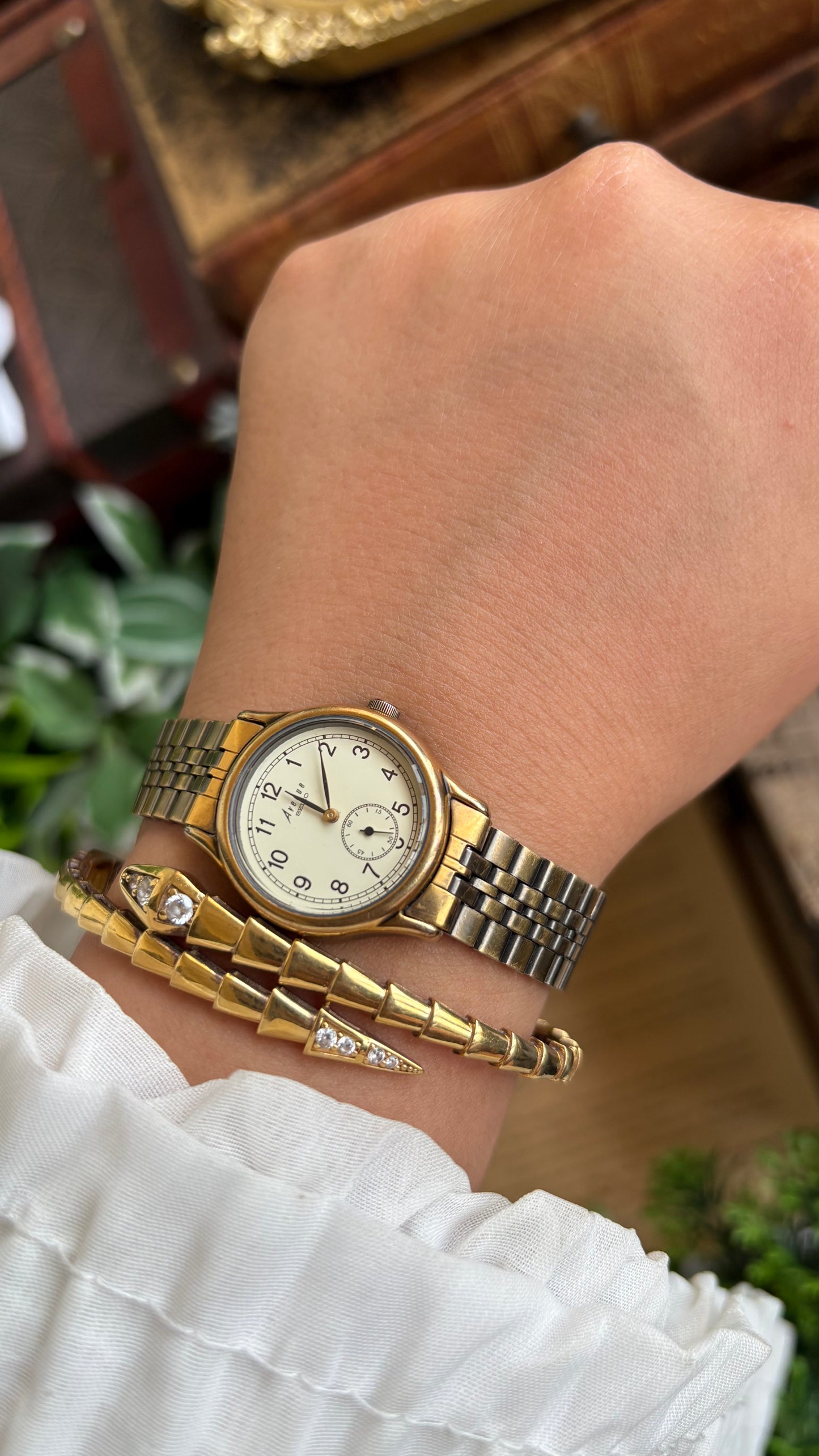 Vintage Seiko Avenue Watch in Vintage Gold Tone Working Chrono