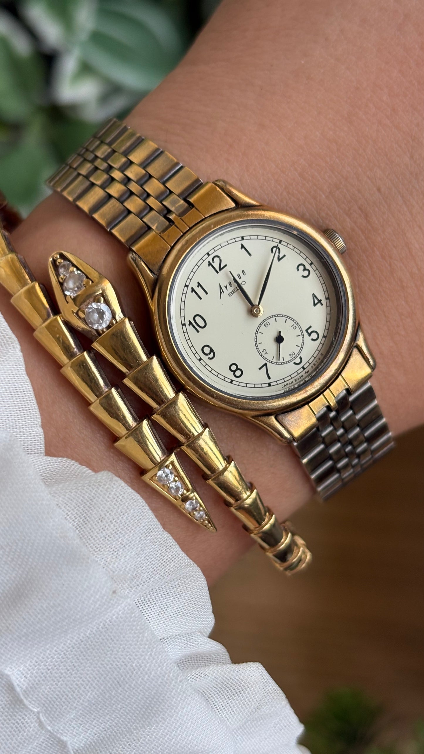 Vintage Seiko Avenue Watch in Vintage Gold Tone Working Chrono