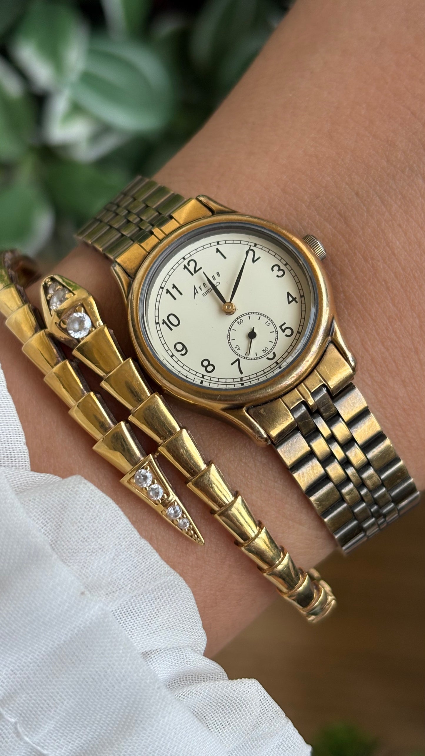 Vintage Seiko Avenue Watch in Vintage Gold Tone Working Chrono