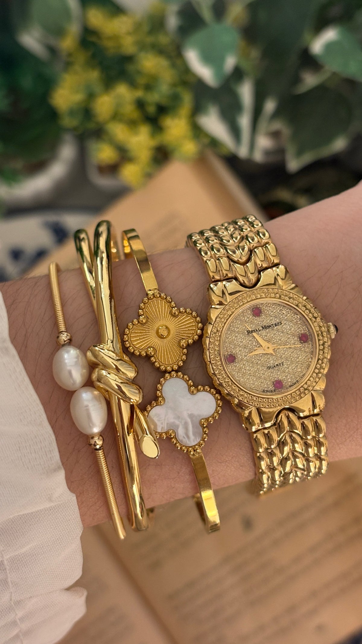 Rare Vintage Royal Montress Swiss Rhinestone Indices Watch in Gold Tone Quartz