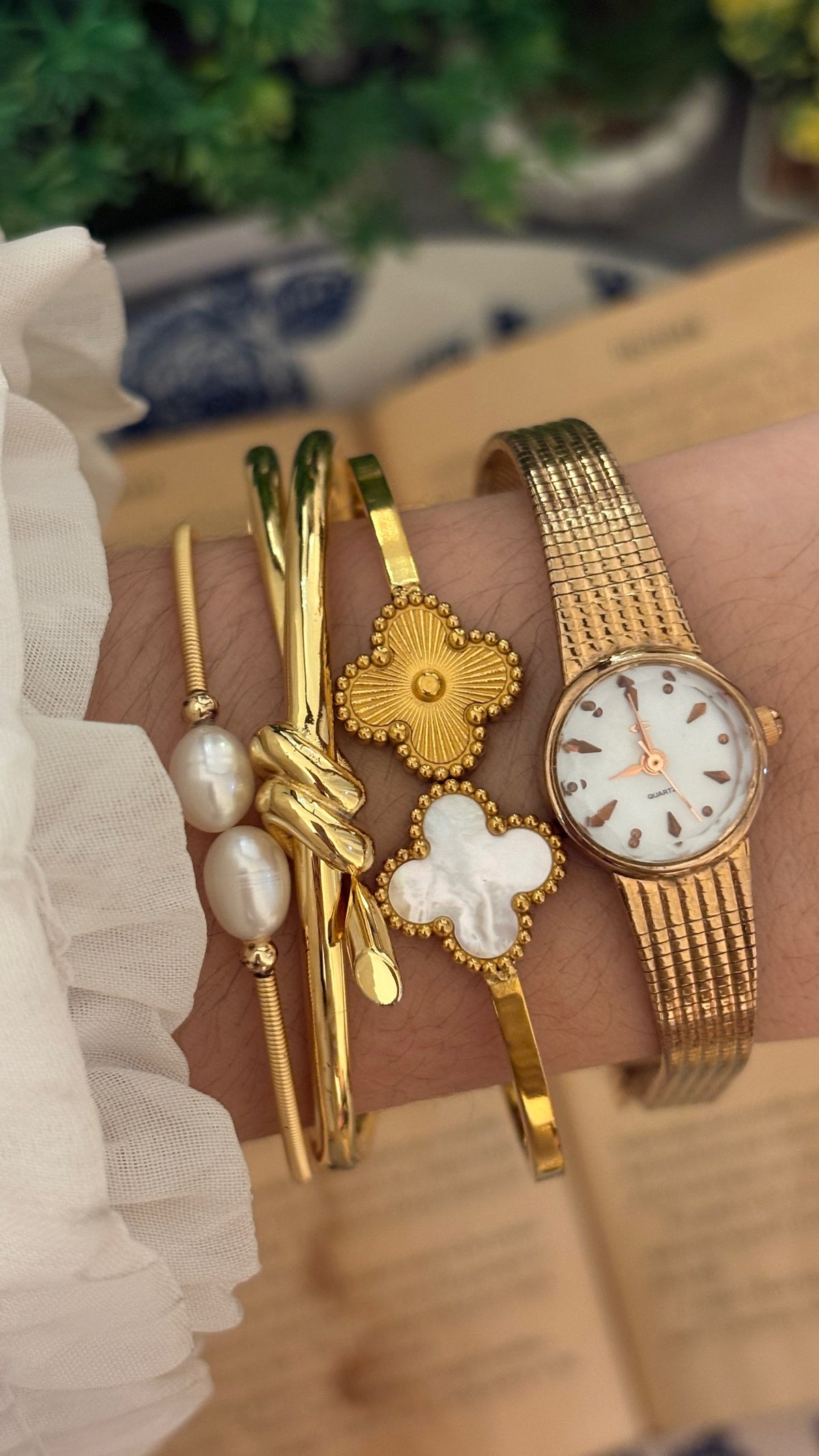 Rare Vintage Content Dress Watch in Rose Gold Tone Quartz