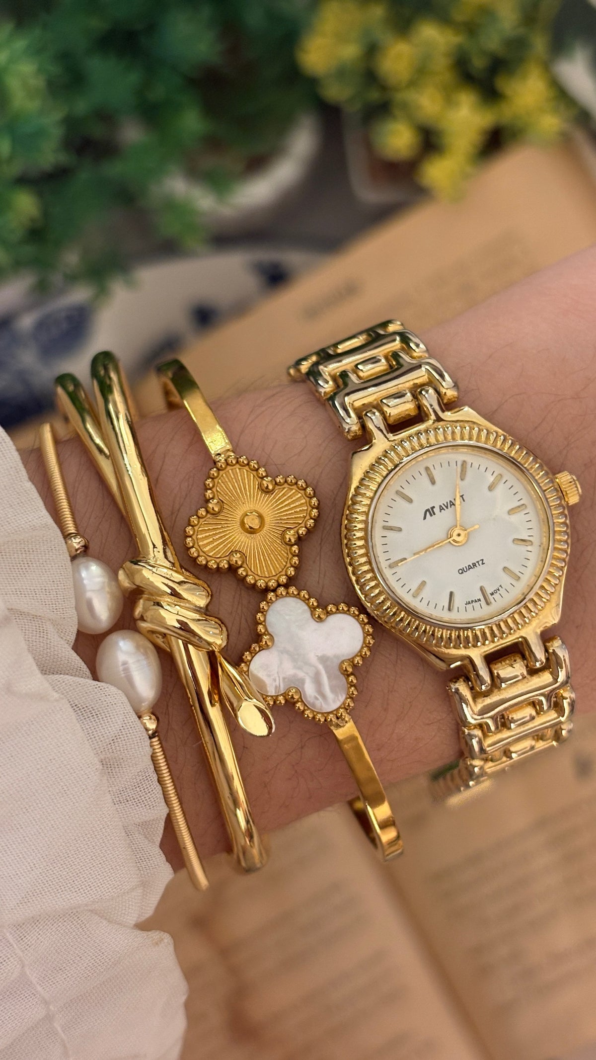 Vintage Avant Fluted Bezel Watch in Gold Tone Quartz