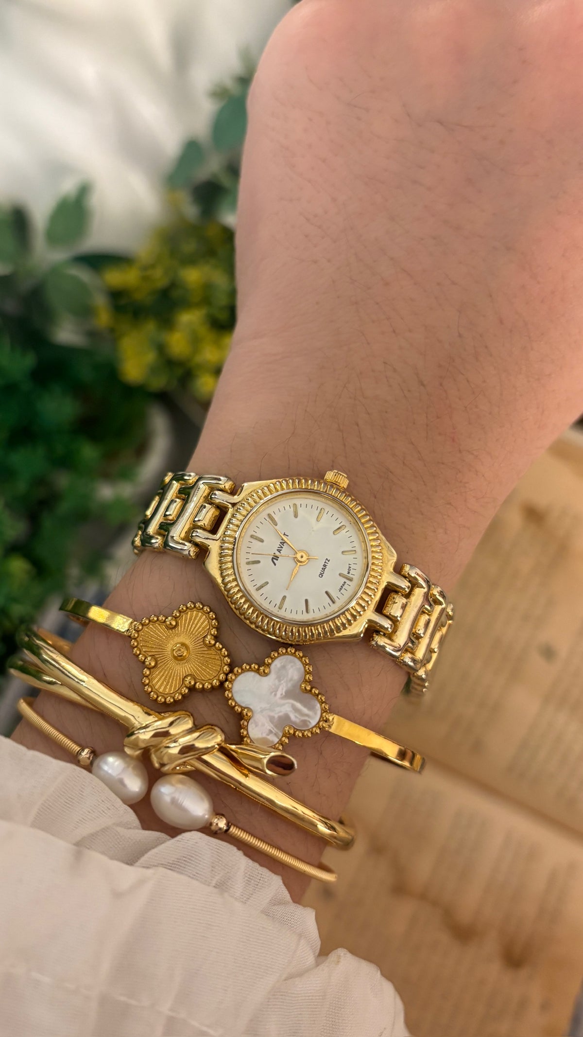 Vintage Avant Fluted Bezel Watch in Gold Tone Quartz