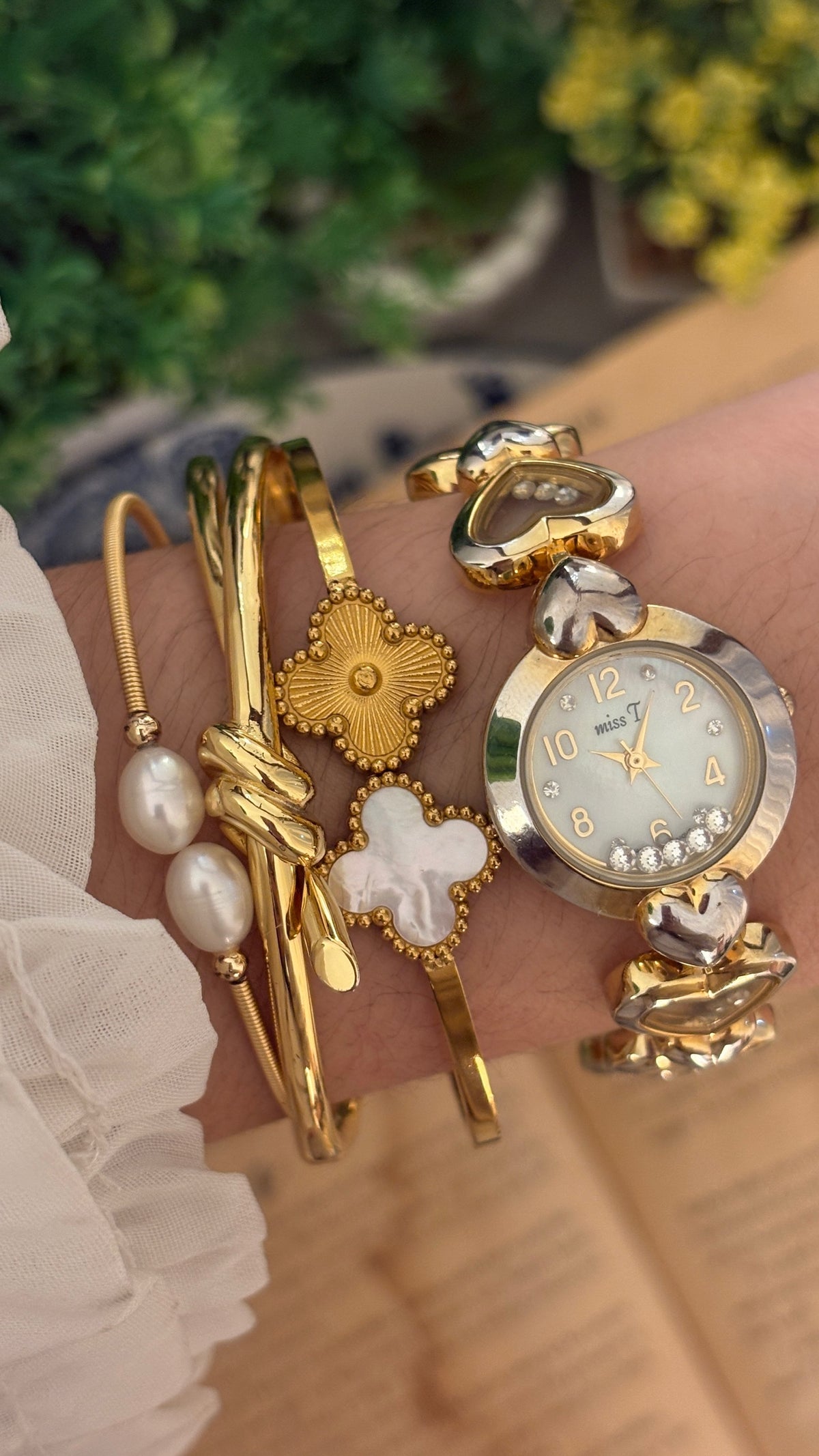 Rare Vintage Miss T Dancing Stones Heart Link Watch in Gold Tone Quartz