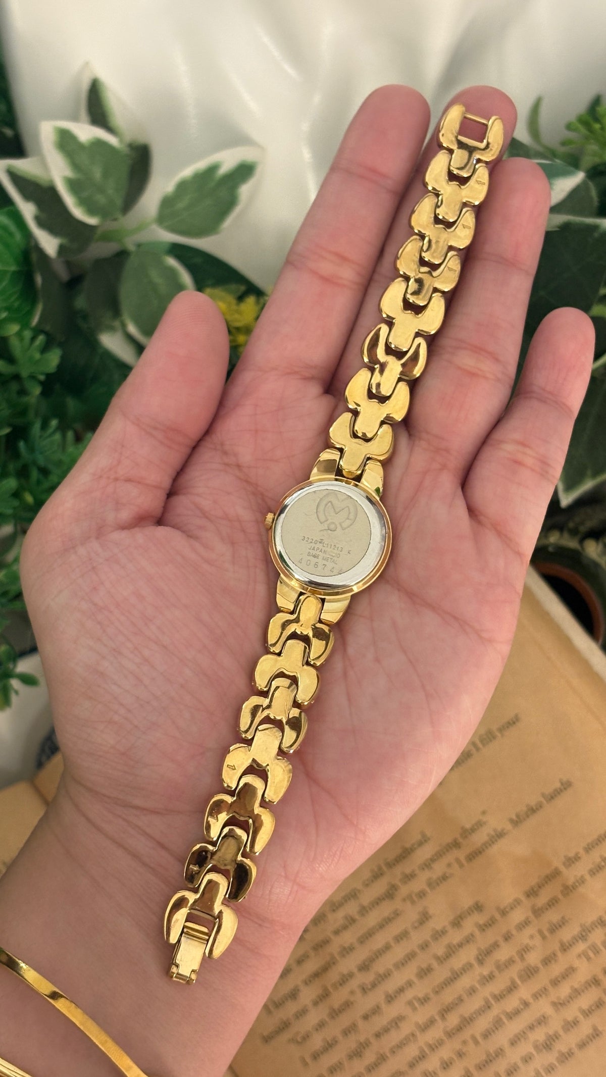 Rare Vintage Mila Schon Classic Watch in Gold Tone Quartz