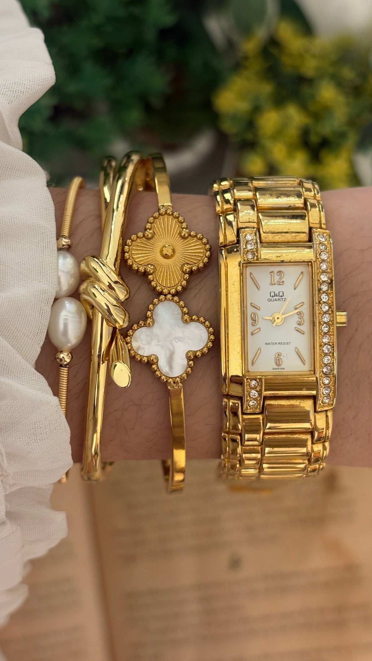 Rare Vintage Q&Q Citizen Rhinestone Accent Tank Watch in Gold Tone Quartz