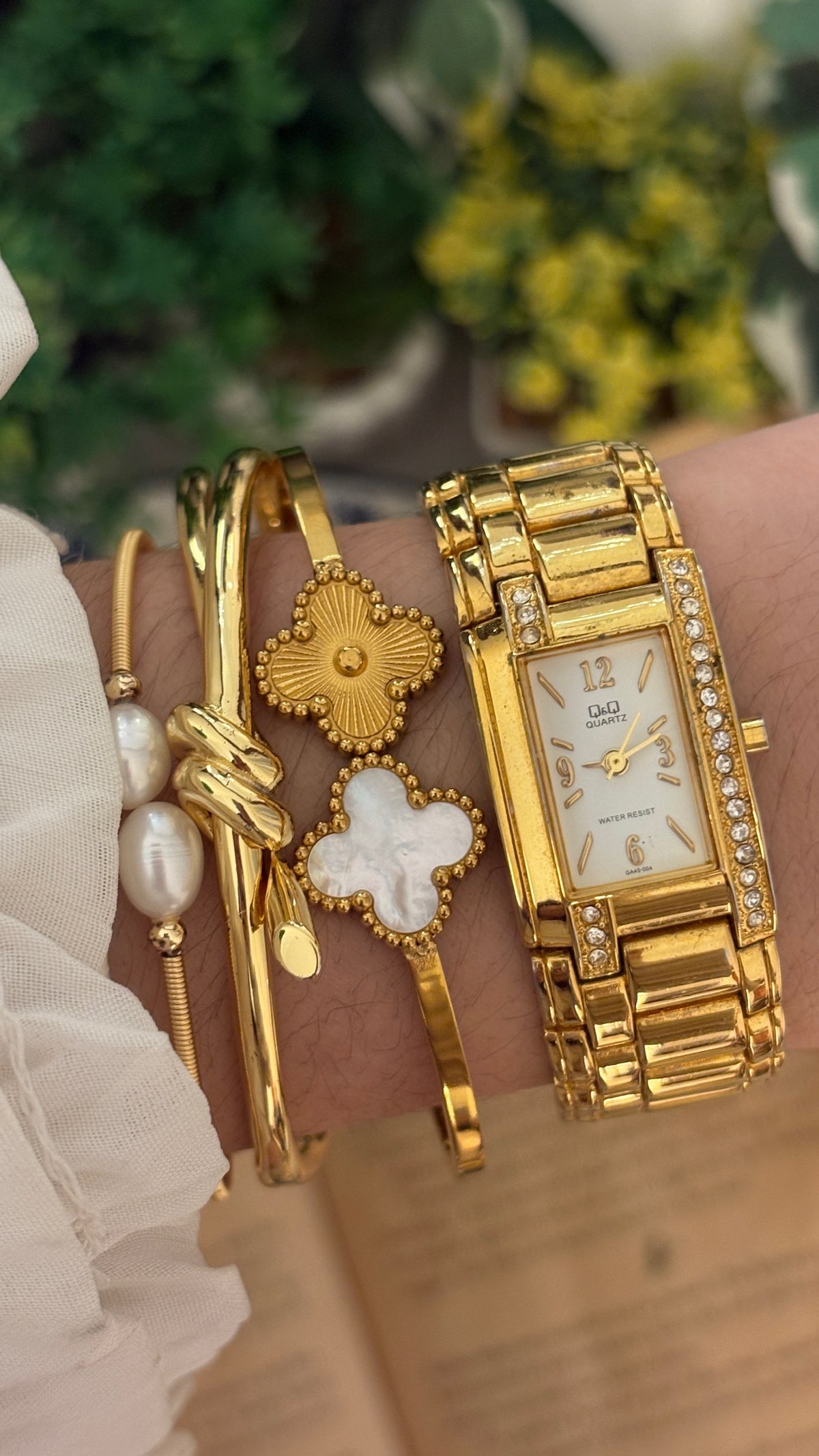 Rare Vintage Q&Q Citizen Rhinestone Accent Tank Watch in Gold Tone Quartz