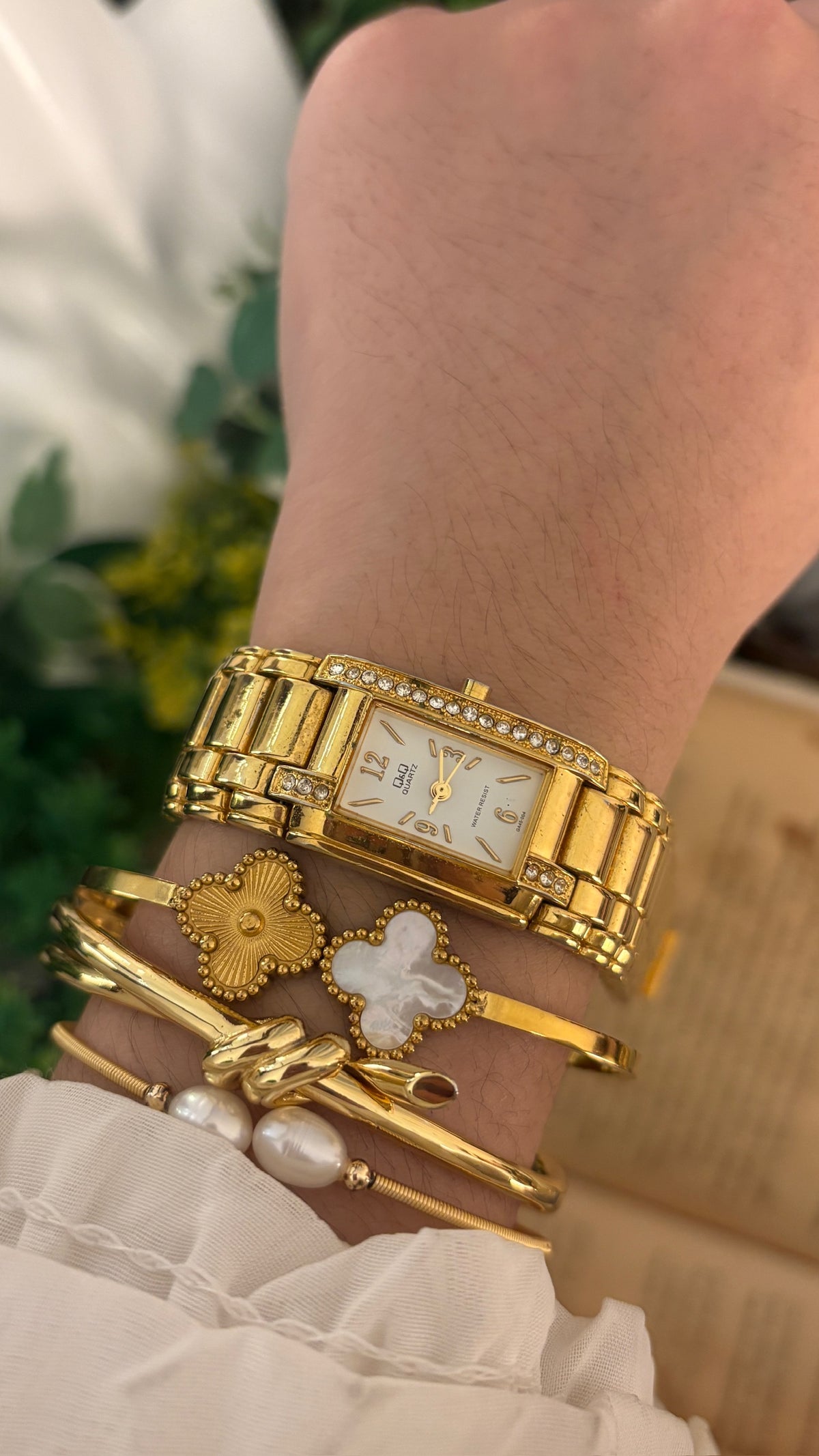 Rare Vintage Q&Q Citizen Rhinestone Accent Tank Watch in Gold Tone Quartz