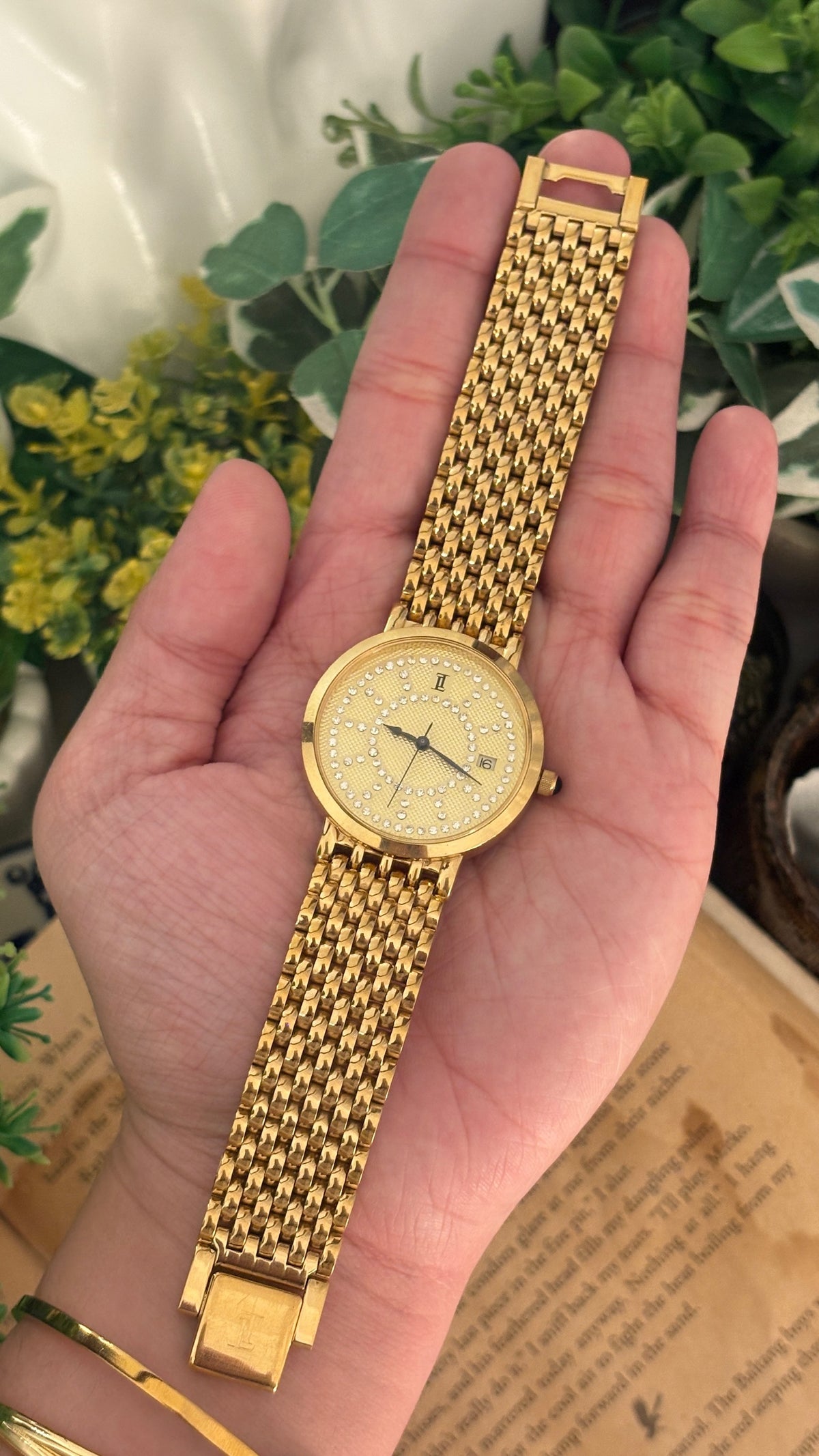 Rare Vintage Louis and Balencia Rhinestone Accent Date Window Mens Watch in Gold Tone Quartz