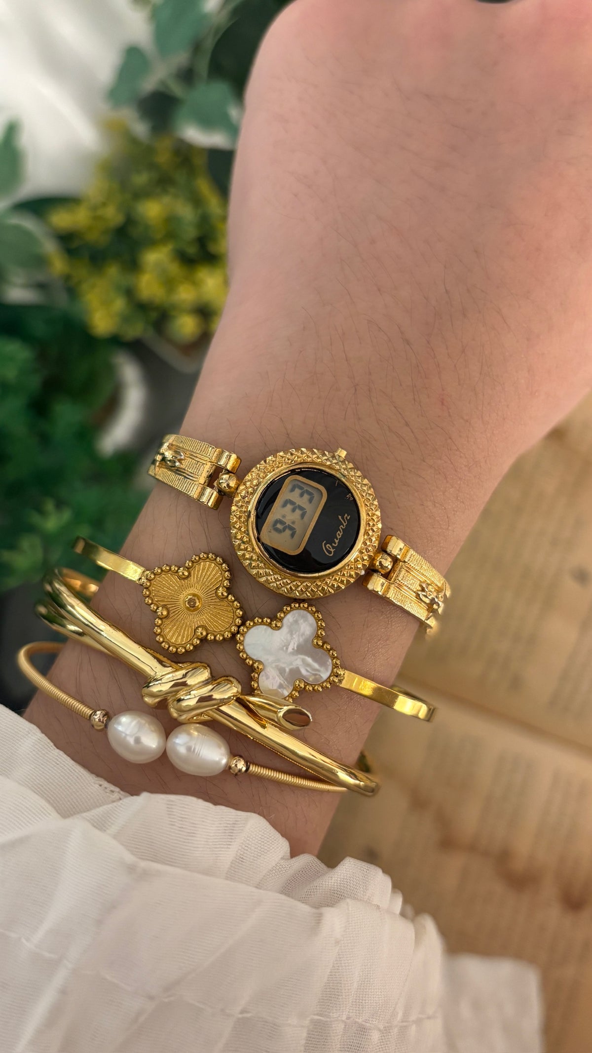Rare Dainty Vintage Japan Quartz Digital Watch in Gold Tone Quartz