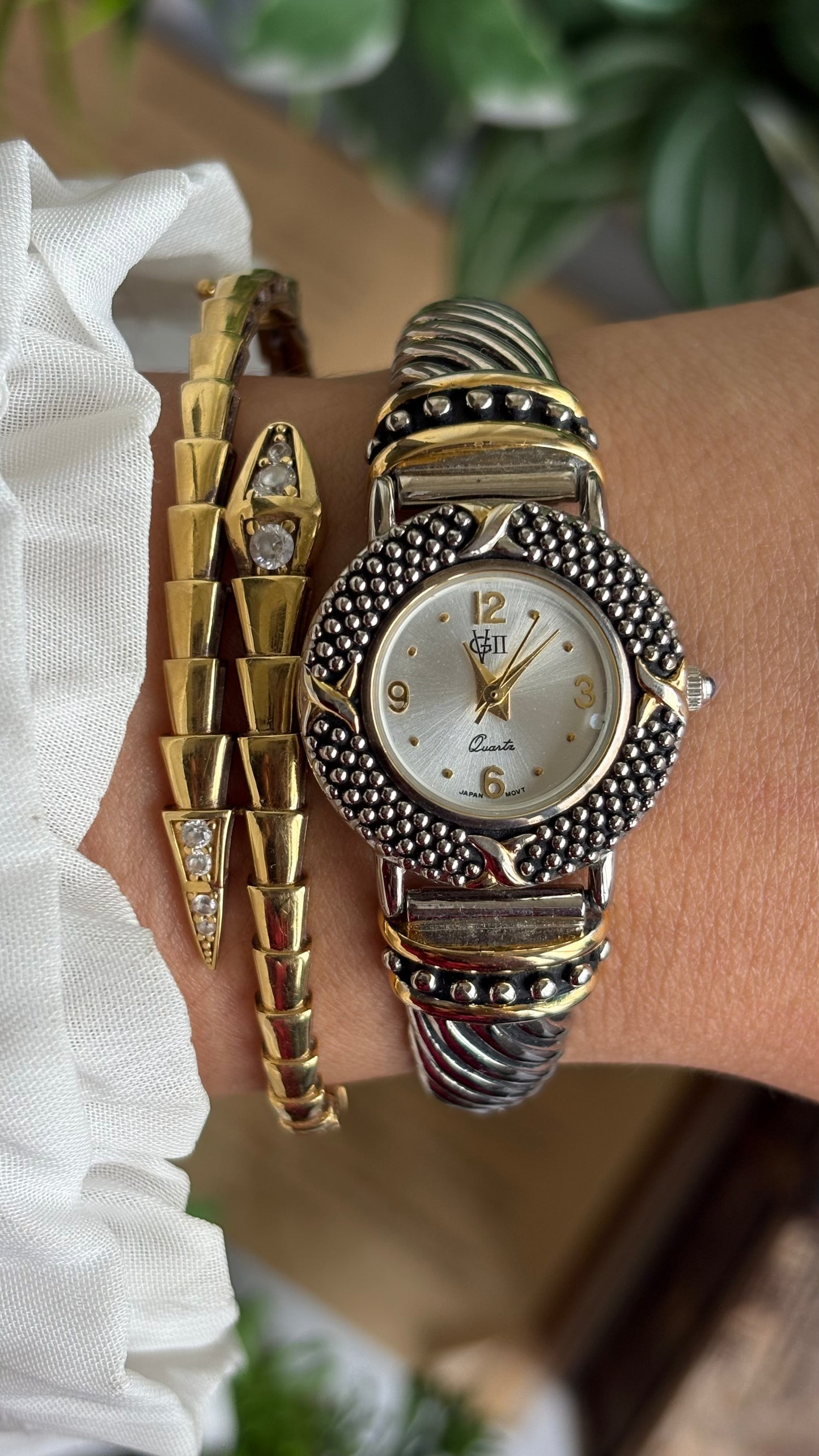 Vintage Unique GV II Watch in Two-Tone Stretch Band