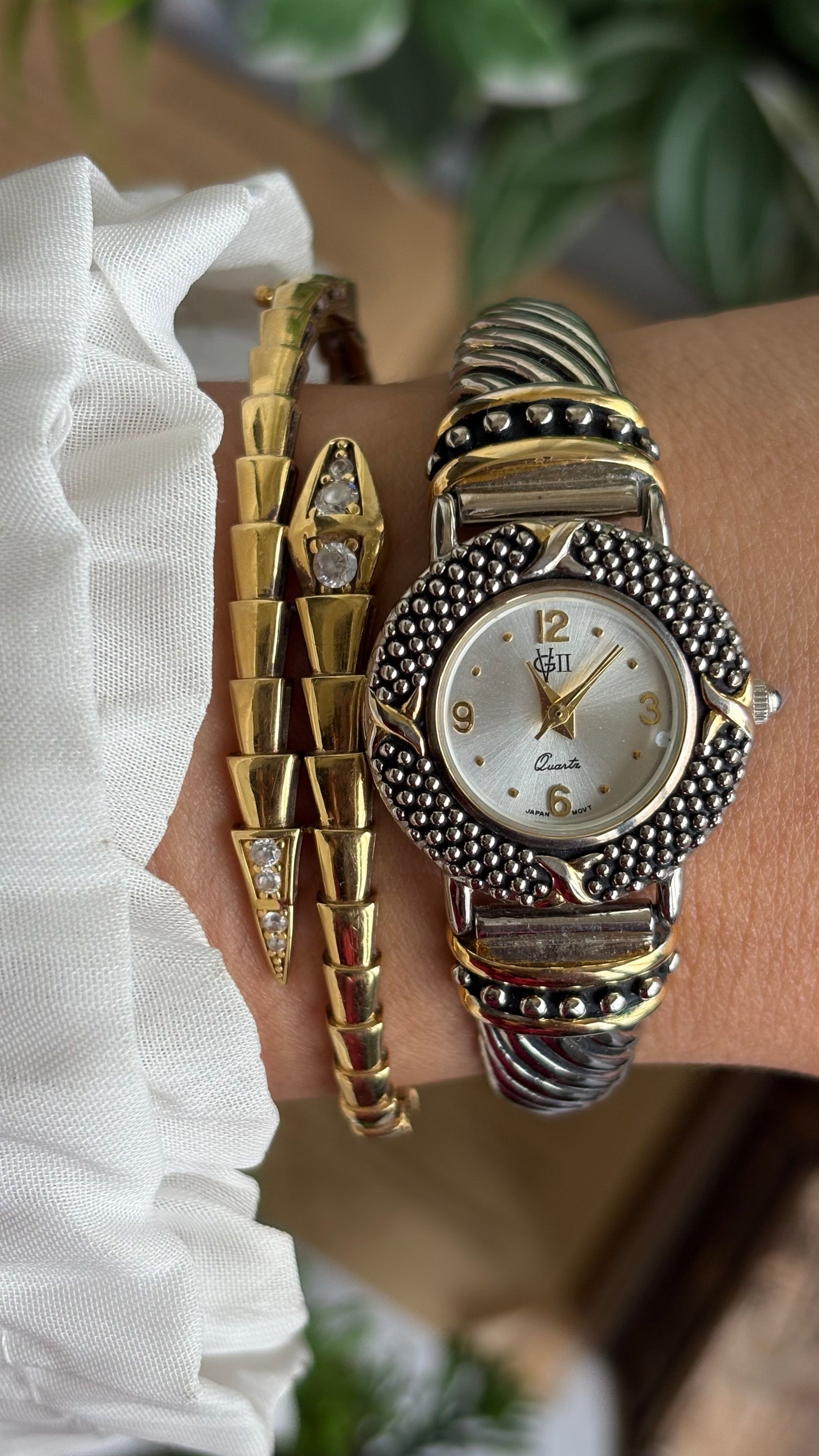 Vintage Unique GV II Watch in Two-Tone Stretch Band
