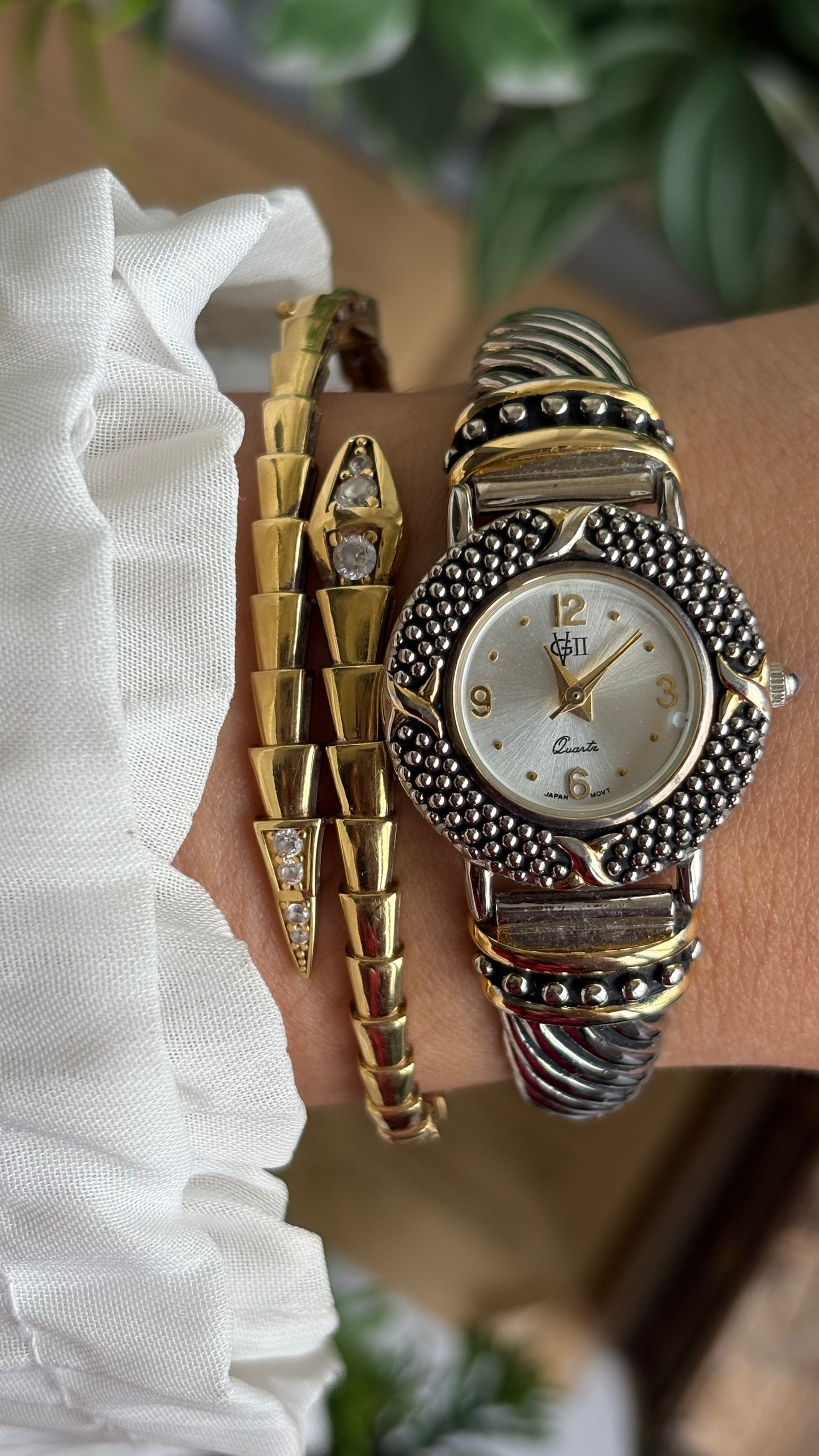 Vintage Unique GV II Watch in Two-Tone Stretch Band