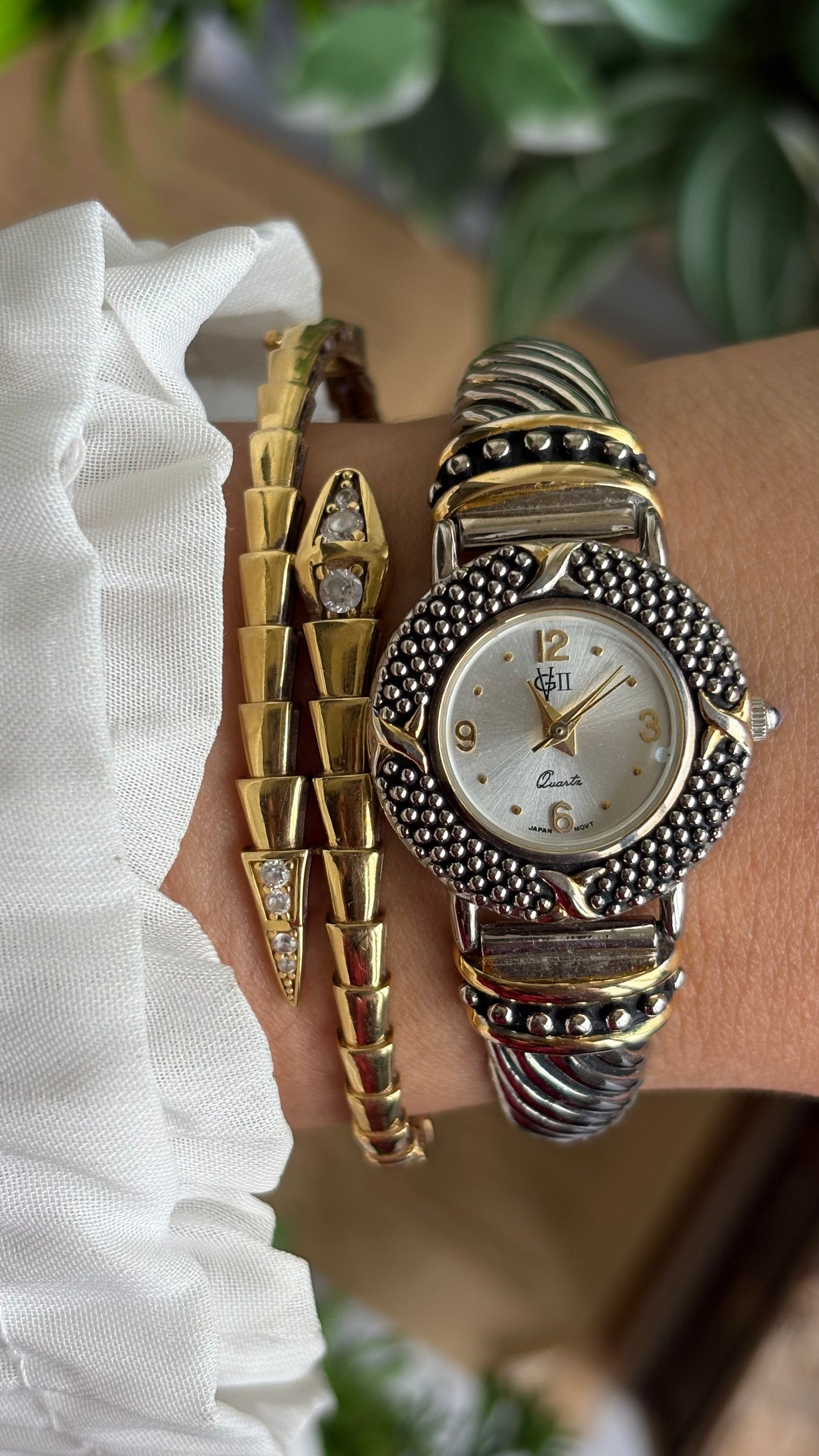 Vintage Unique GV II Watch in Two-Tone Stretch Band