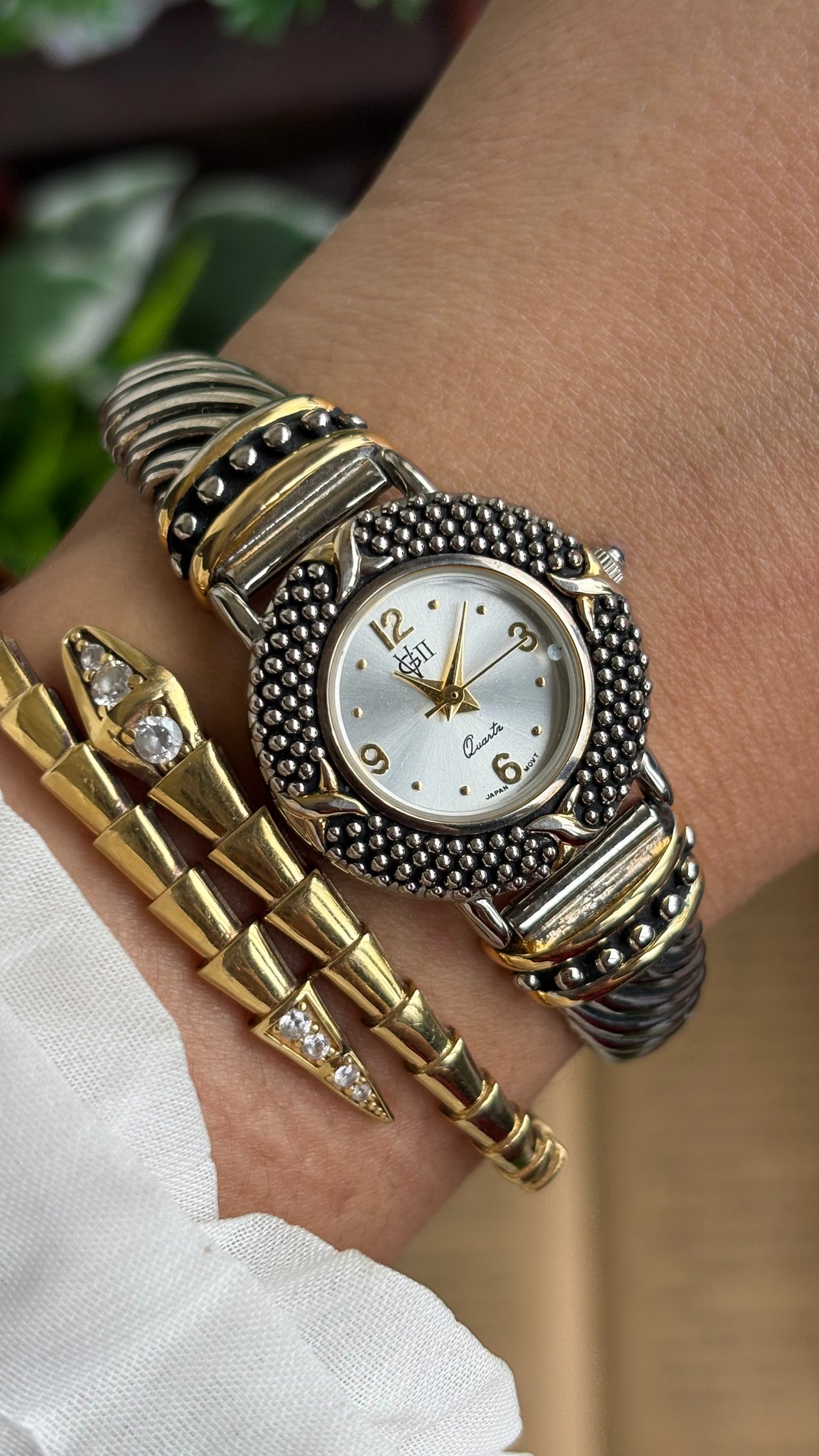 Vintage Unique GV II Watch in Two-Tone Stretch Band