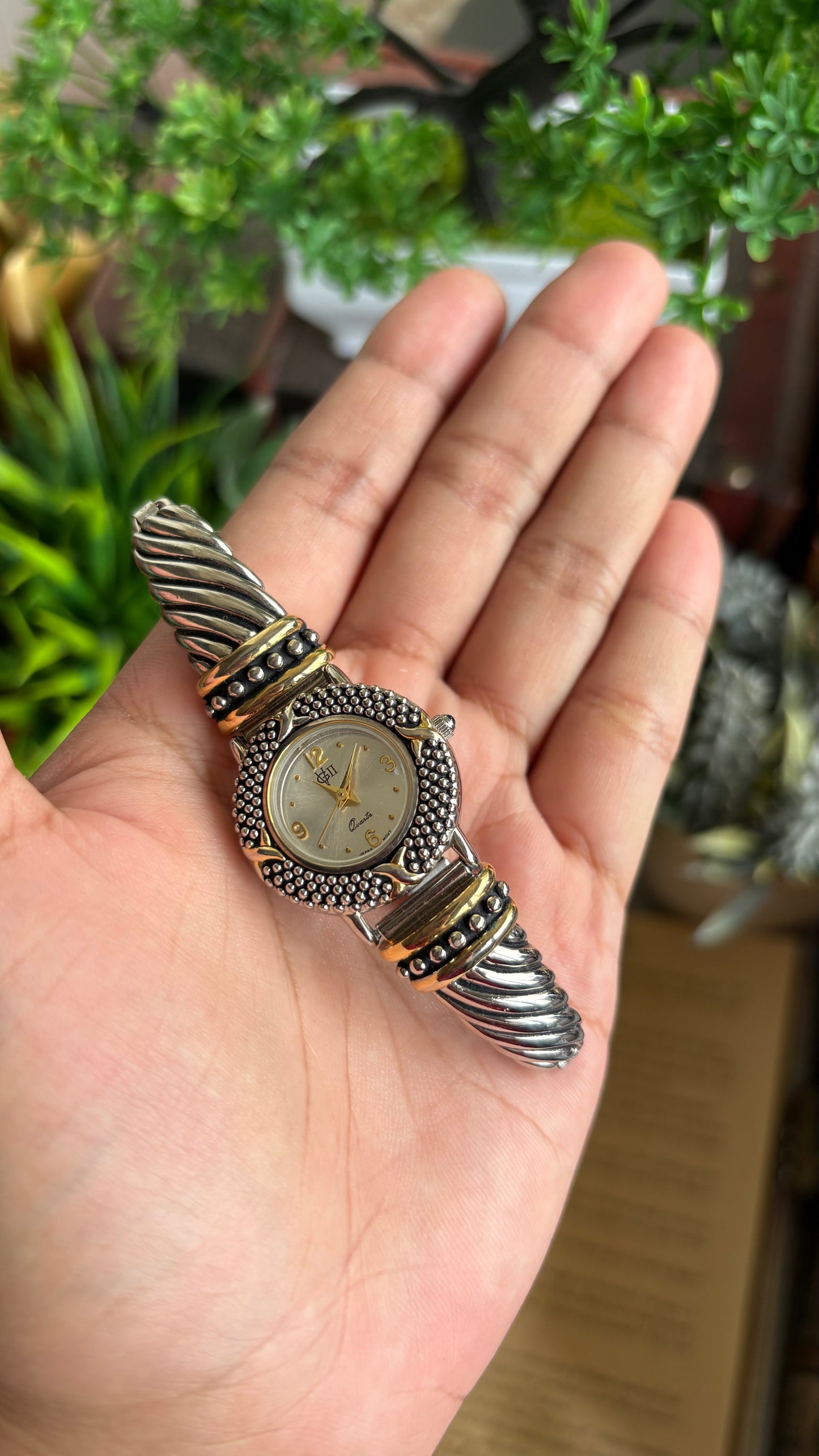 Vintage Unique GV II Watch in Two-Tone Stretch Band