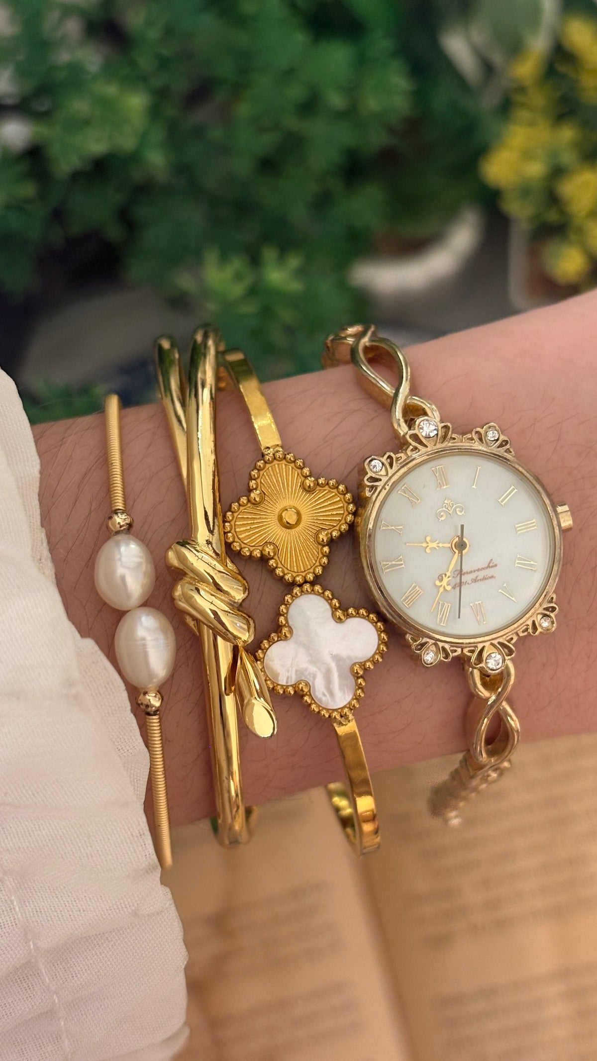 Rare Vintage Ara Coquette Motif Watch in Gold Tone Quartz