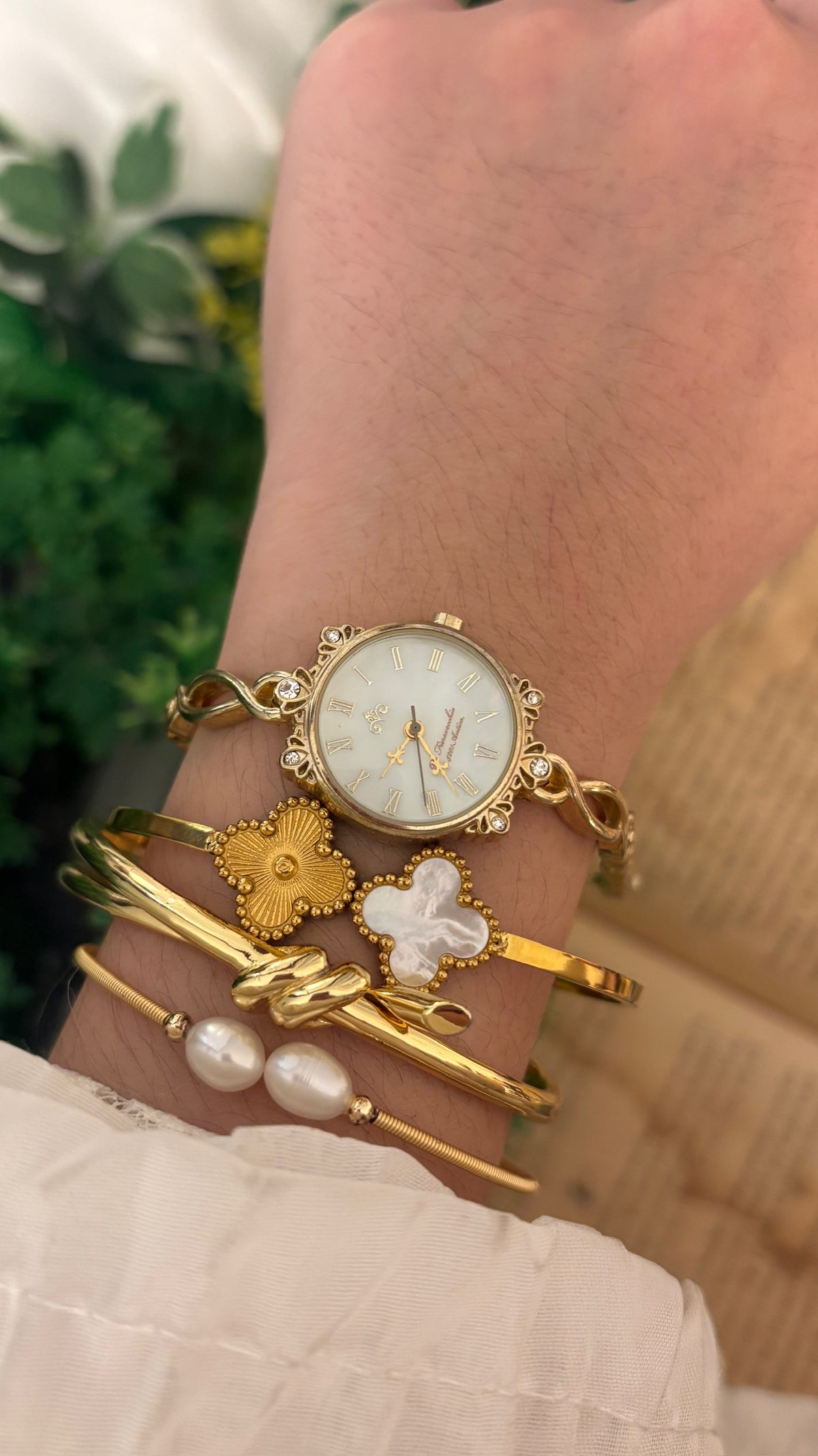 Rare Vintage Ara Coquette Motif Watch in Gold Tone Quartz