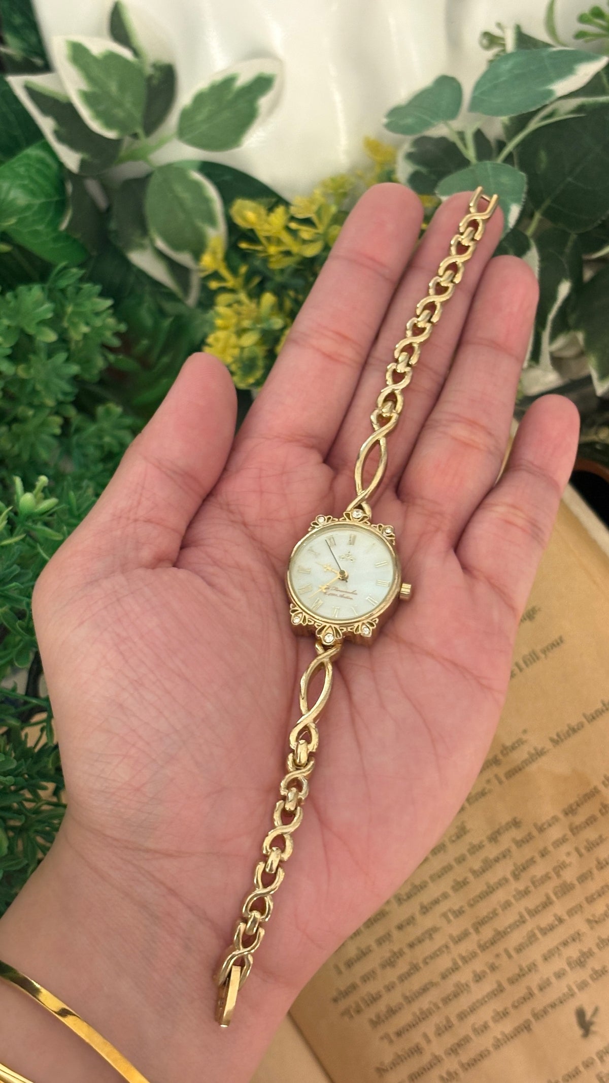 Rare Vintage Ara Coquette Motif Watch in Gold Tone Quartz