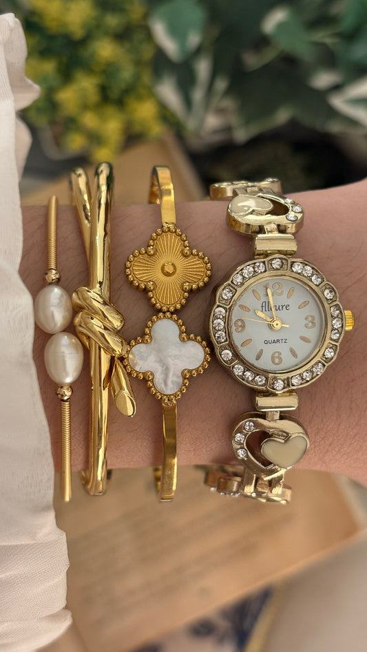 Vintage Flleure Rhinestone Heart Link Watch in Gold Tone Quartz