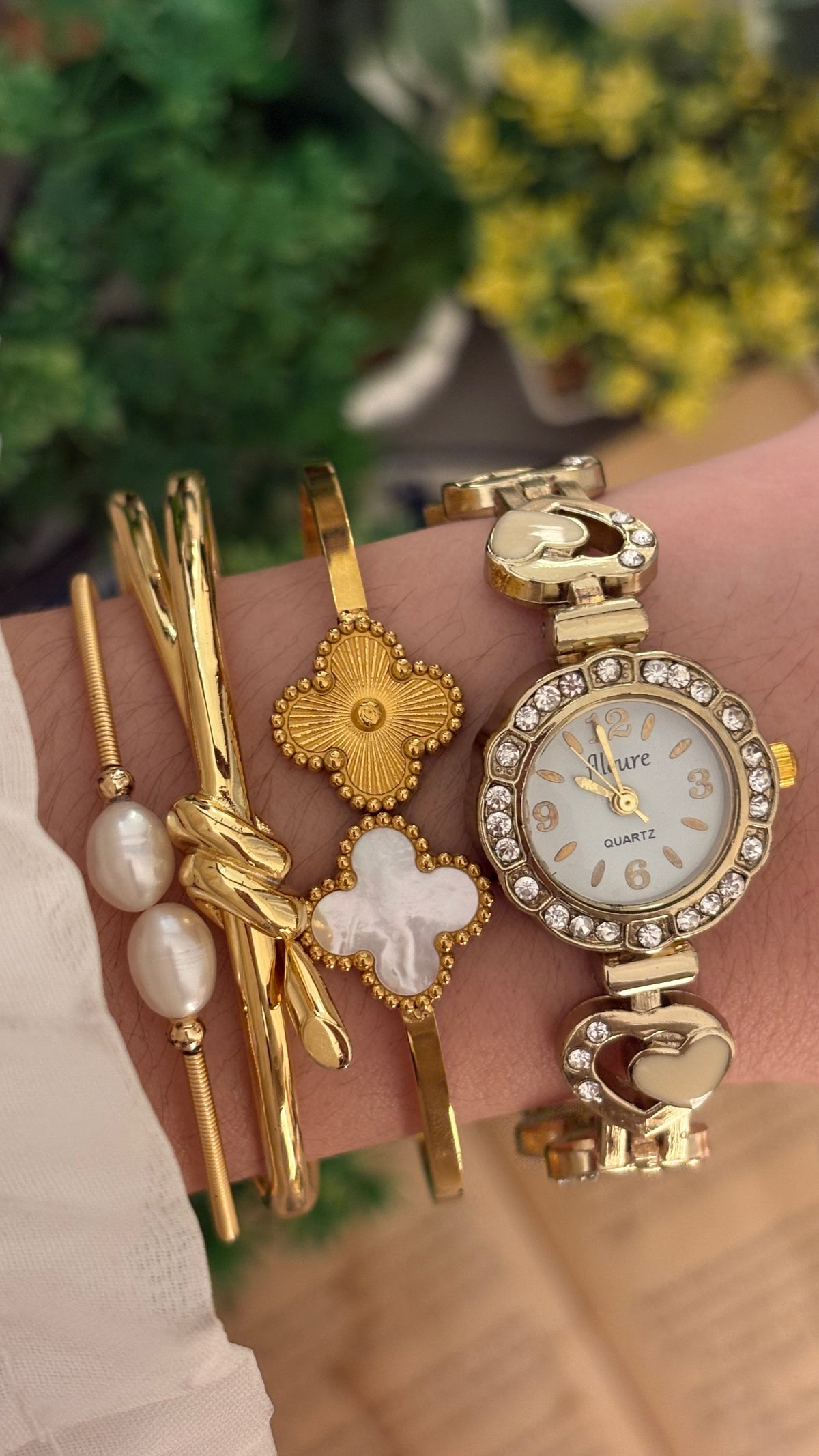 Vintage Flleure Rhinestone Heart Link Watch in Gold Tone Quartz