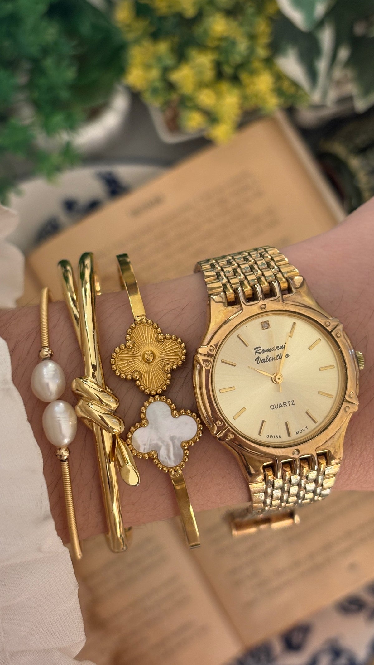 Vintage Romarni Valentino Classic Watch in Gold Tone Quartz