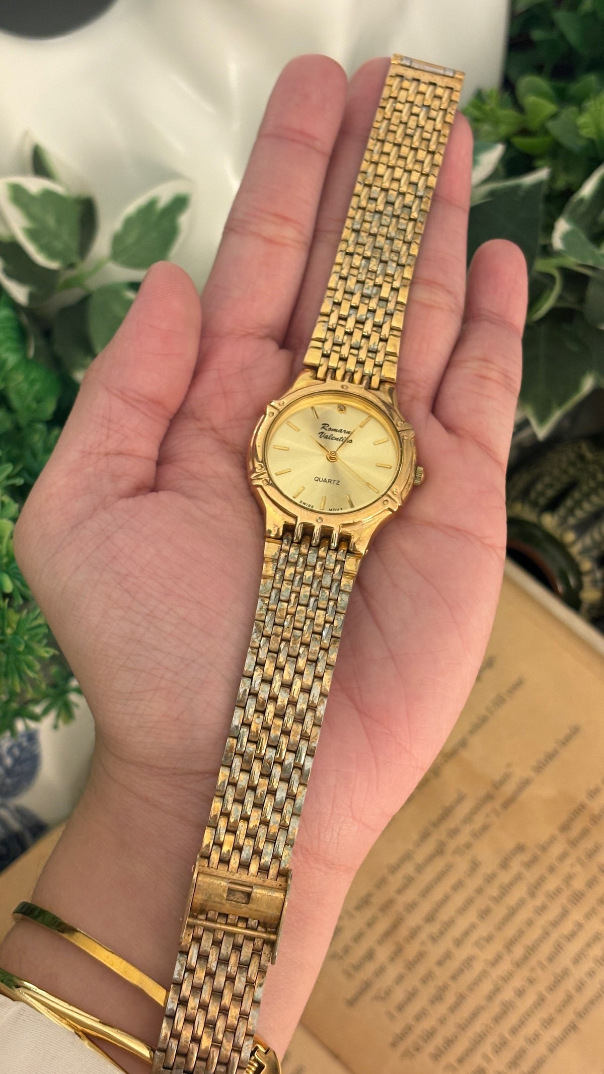 Vintage Romarni Valentino Classic Watch in Gold Tone Quartz
