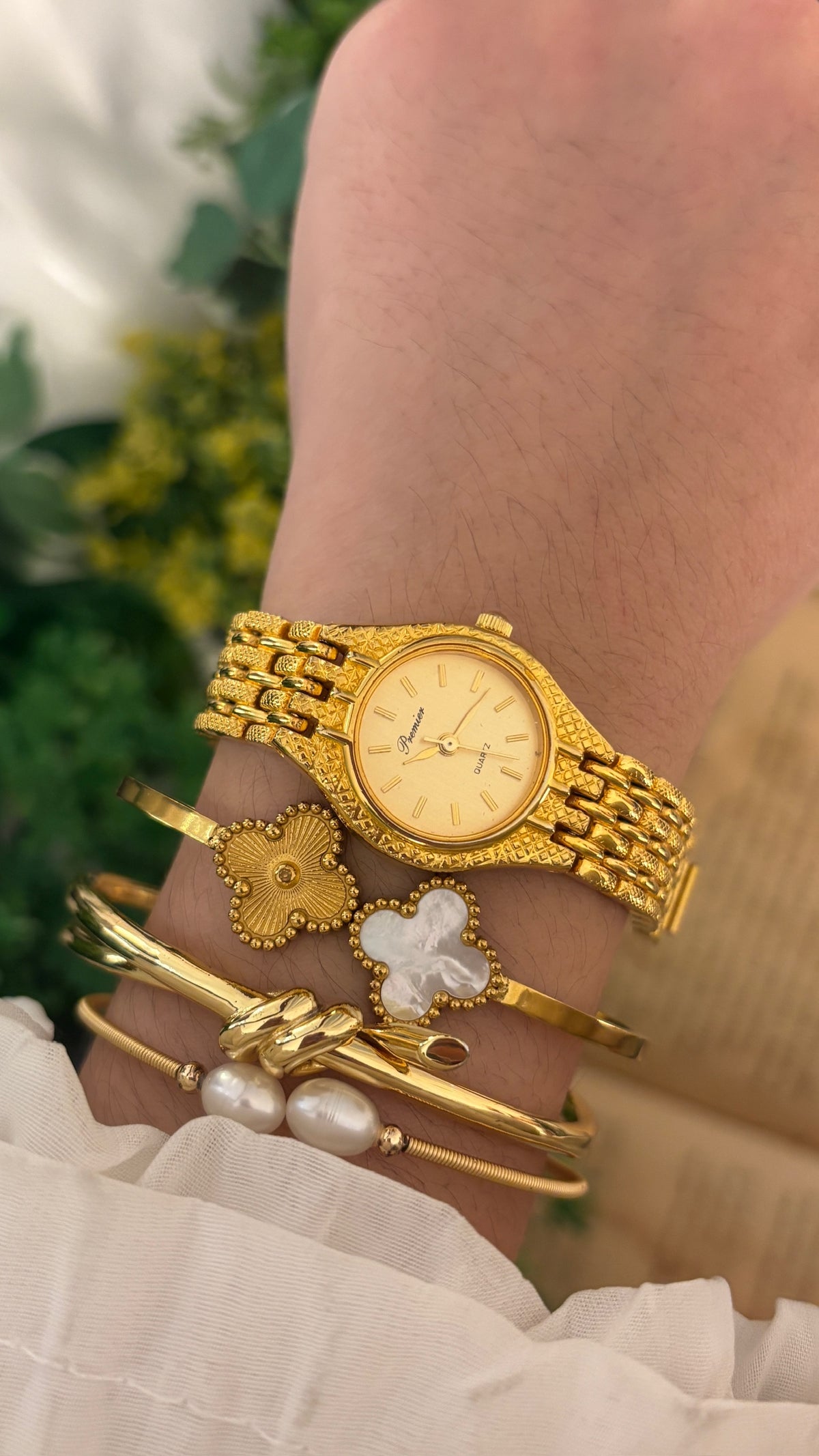 Vintage Premier Classic Watch in Gold Tone Quartz