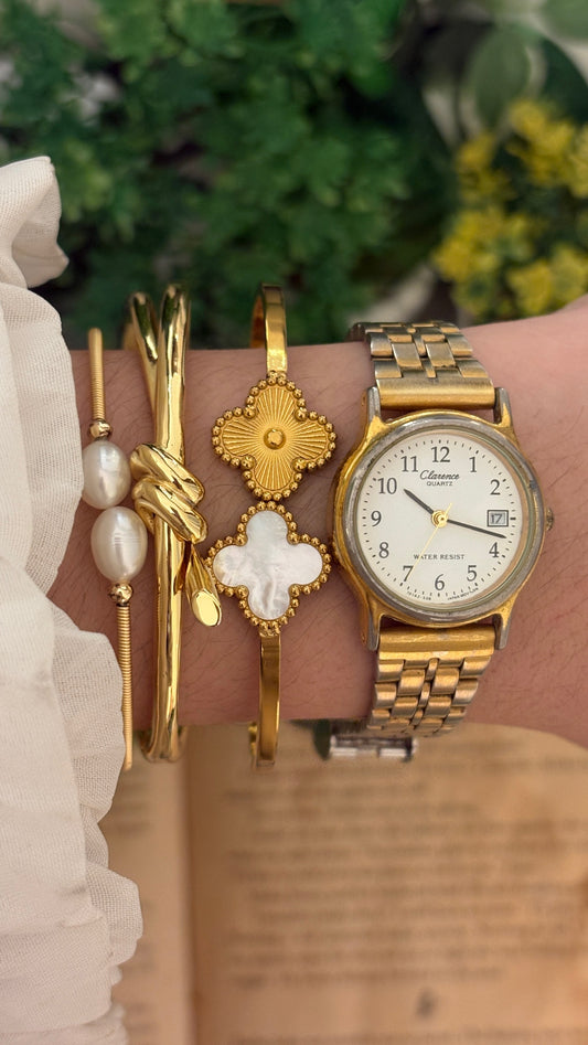Vintage Clarence Classic Date Window Watch in Gold Tone Quartz
