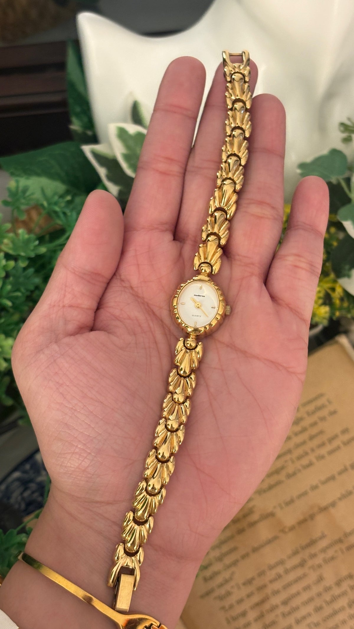Rare Dainty Vintage Moderno Leaf Motif Watch in Gold Tone Quartz