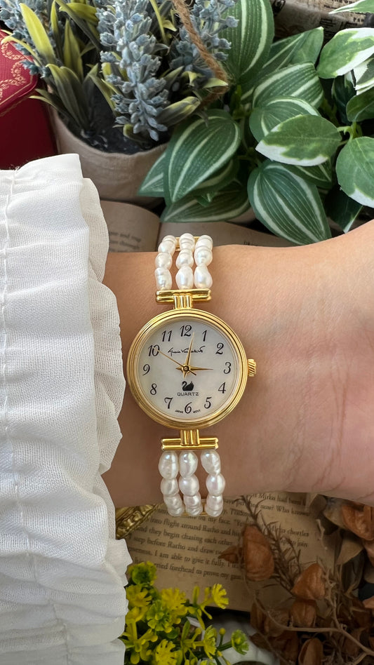 1970s Gloria Vanderbilt Vintage Watch in Freshwater Pearls