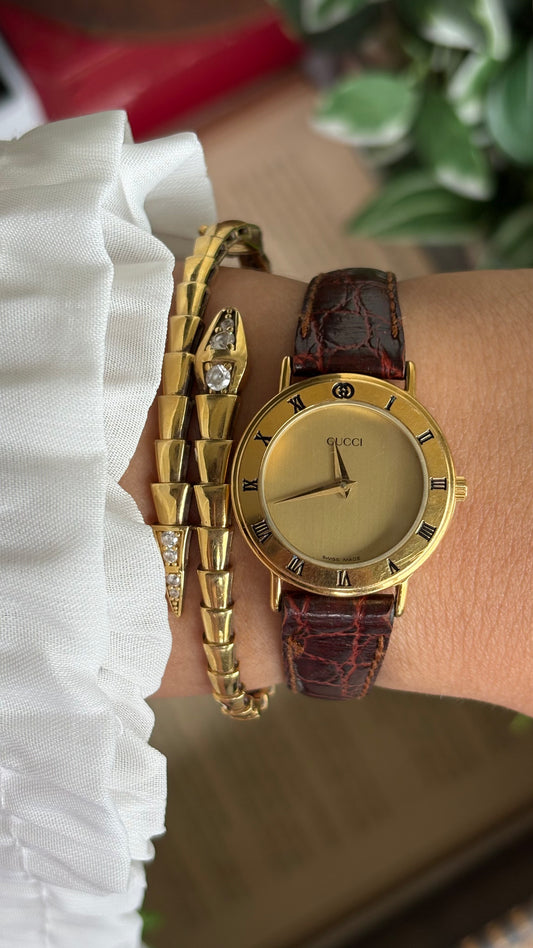 Vintage Gucci Women’s Dress Watch in Brown Leather Strap Classic Roman Bezel