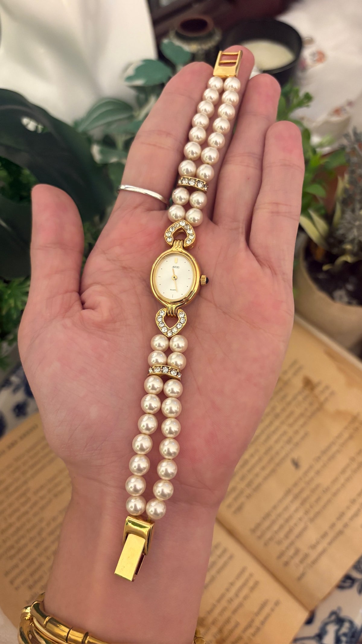 Rare Vintage Avon Pearl Bracelet Watch in Gold Tone Quartz