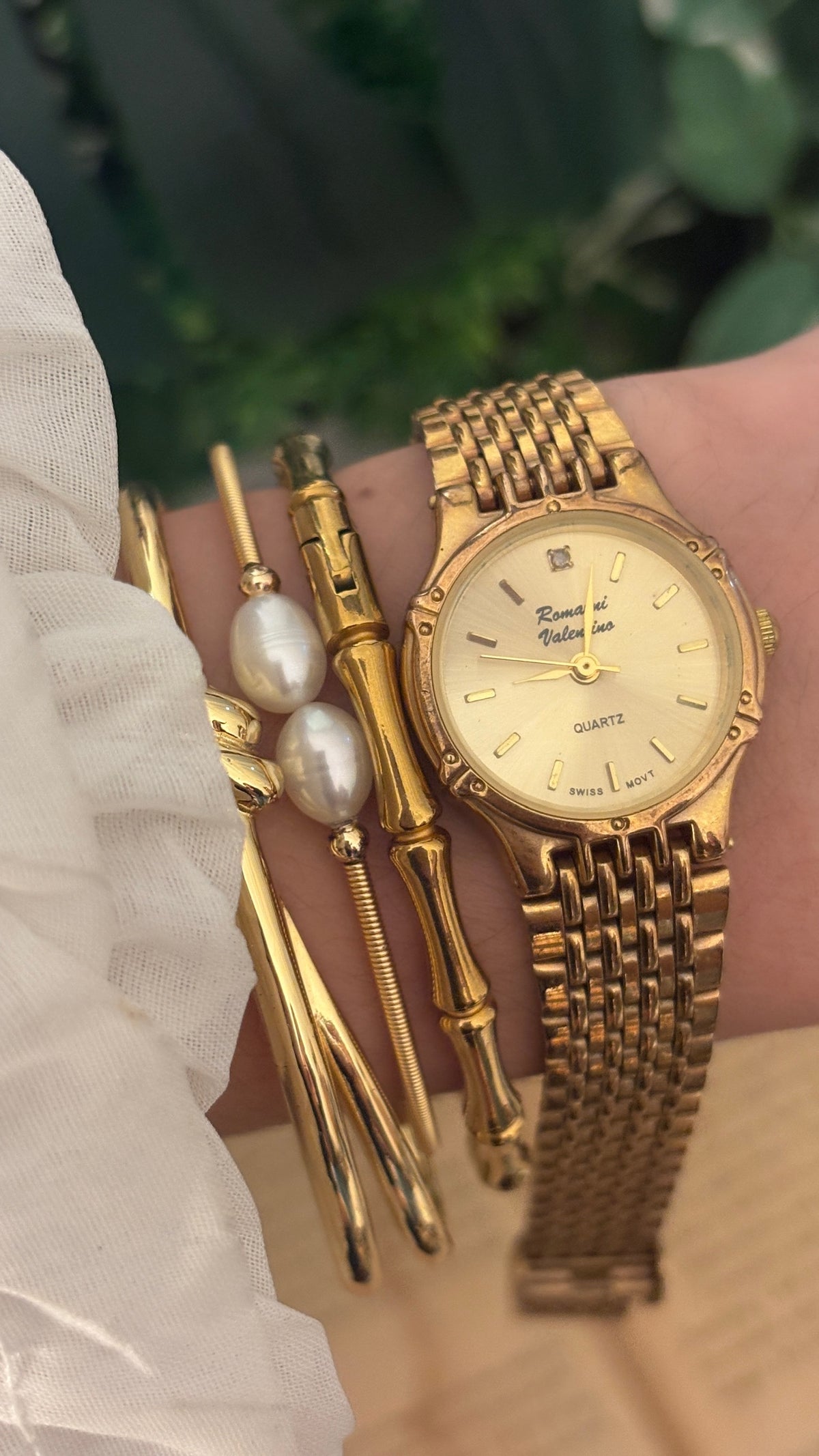 Vintage Romarni Valentino Classic Watch in Gold Tone Quartz