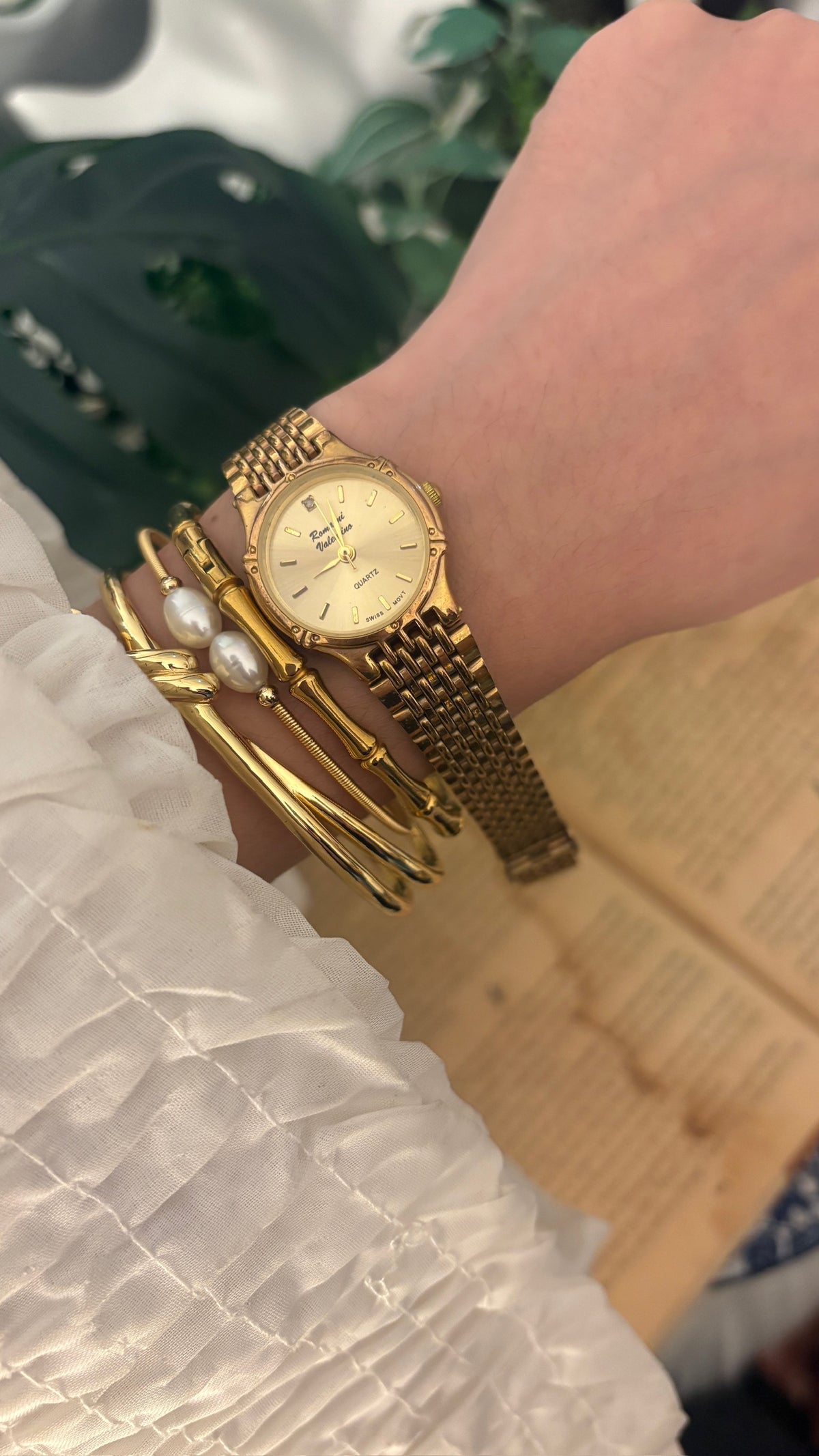 Vintage Romarni Valentino Classic Watch in Gold Tone Quartz