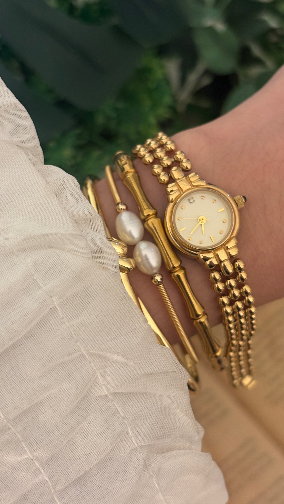 Rare Vintage Pola Coquette Motif Bead Bracelet Watch in Gold Tone Quartz