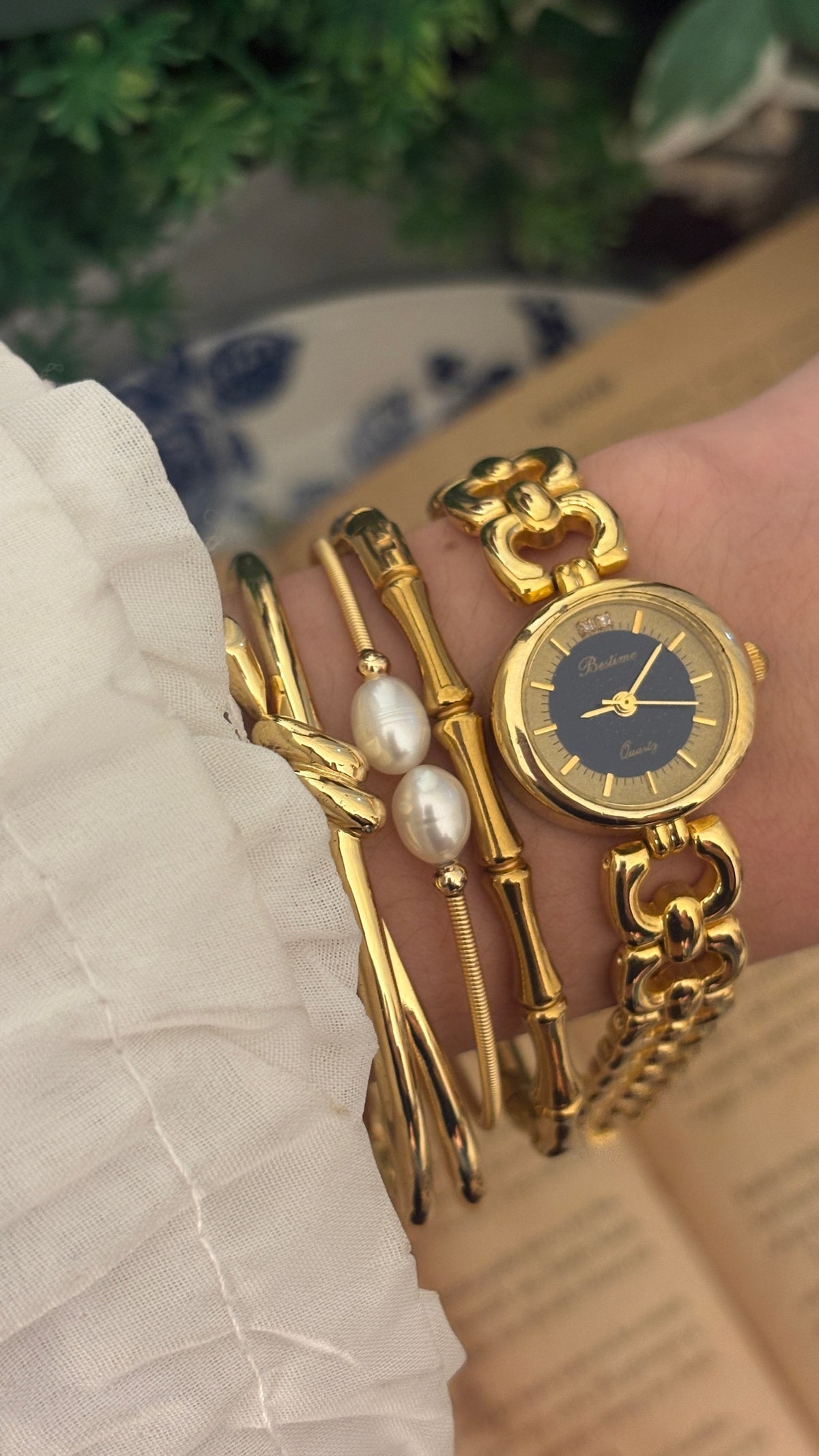 Rare Vintage Bestime Black Accent Dial Round Square Link Bracelet Watch in Gold Tone Quartz