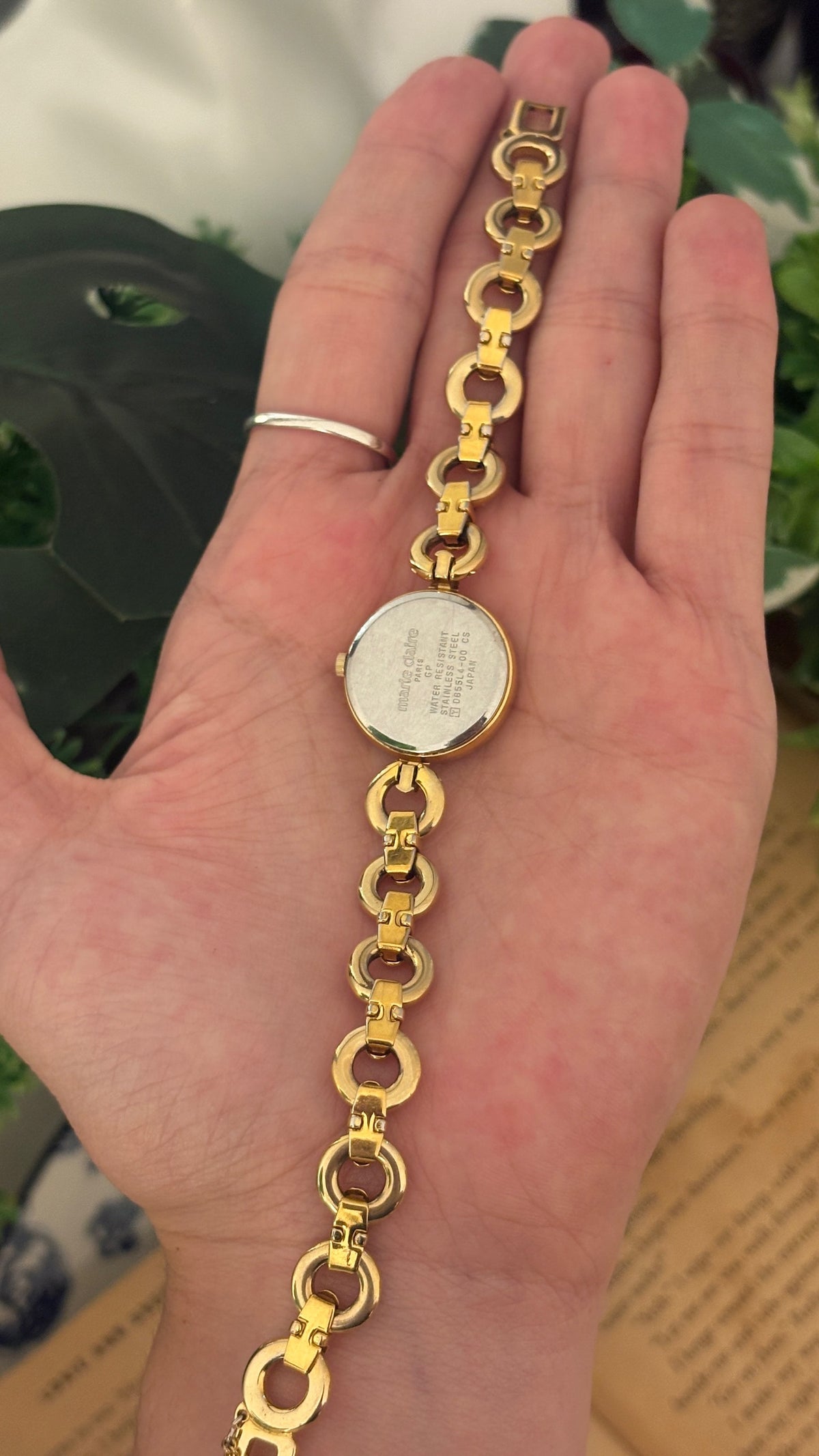 Vintage Marie Claire Round Link Logo Watch in Gold Tone Quartz