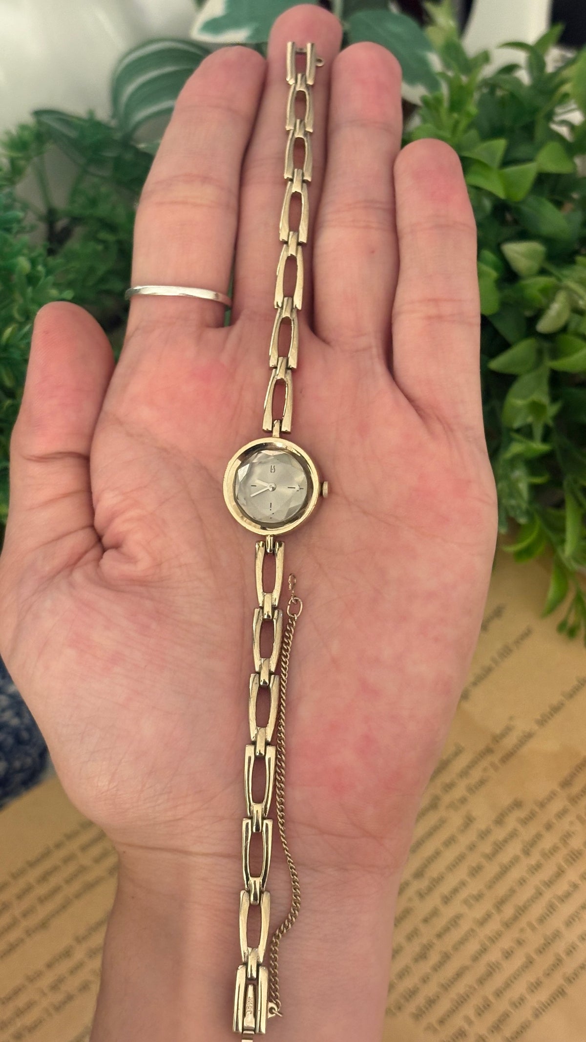 Rare Vintage Lazy Susan Anniversary Bracelet Watch in Gold Tone Quartz