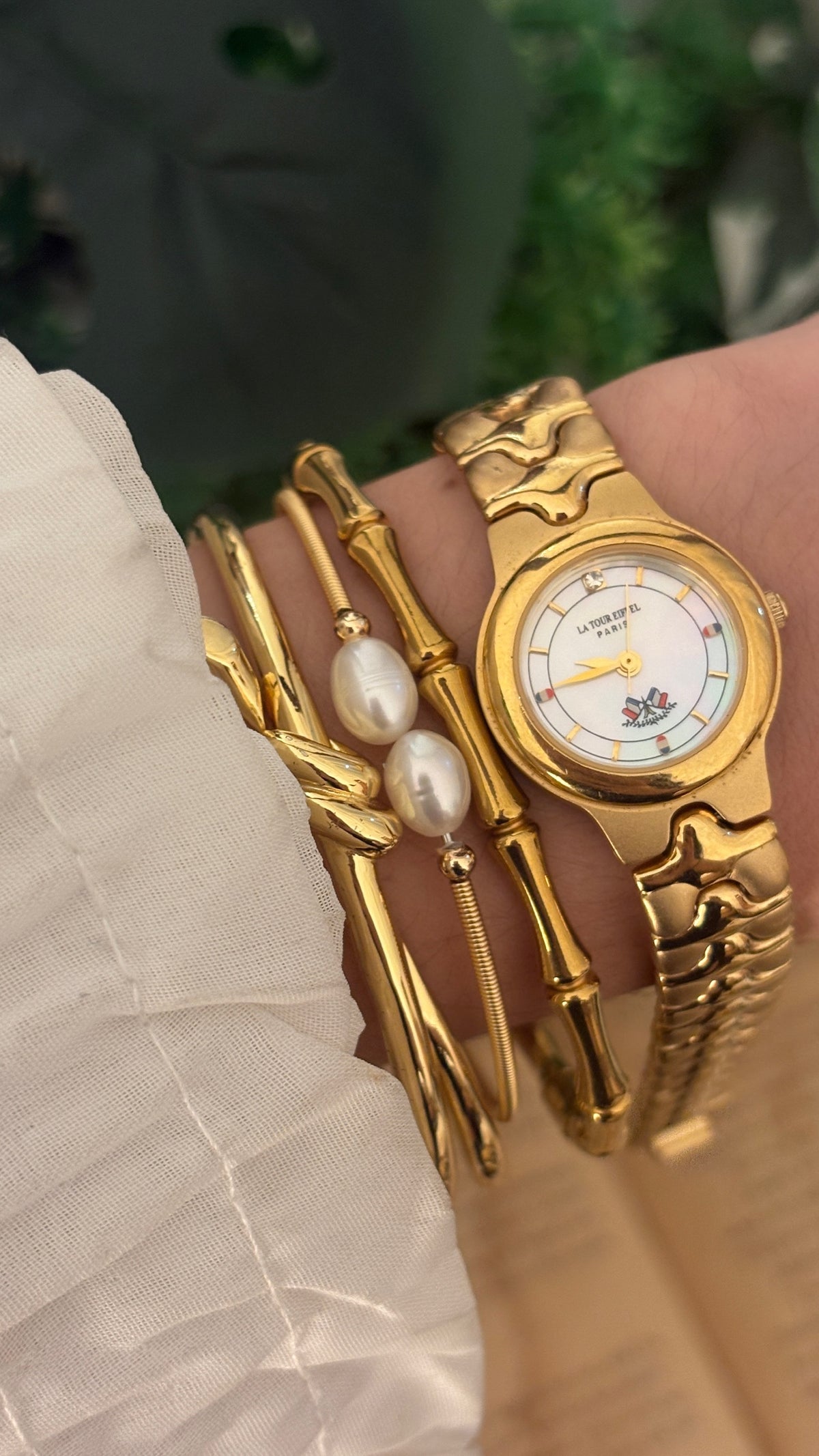 Rare Vintage La Tour Eiffel Paris Mother of Pearl Watch in Gold Tone Quartz