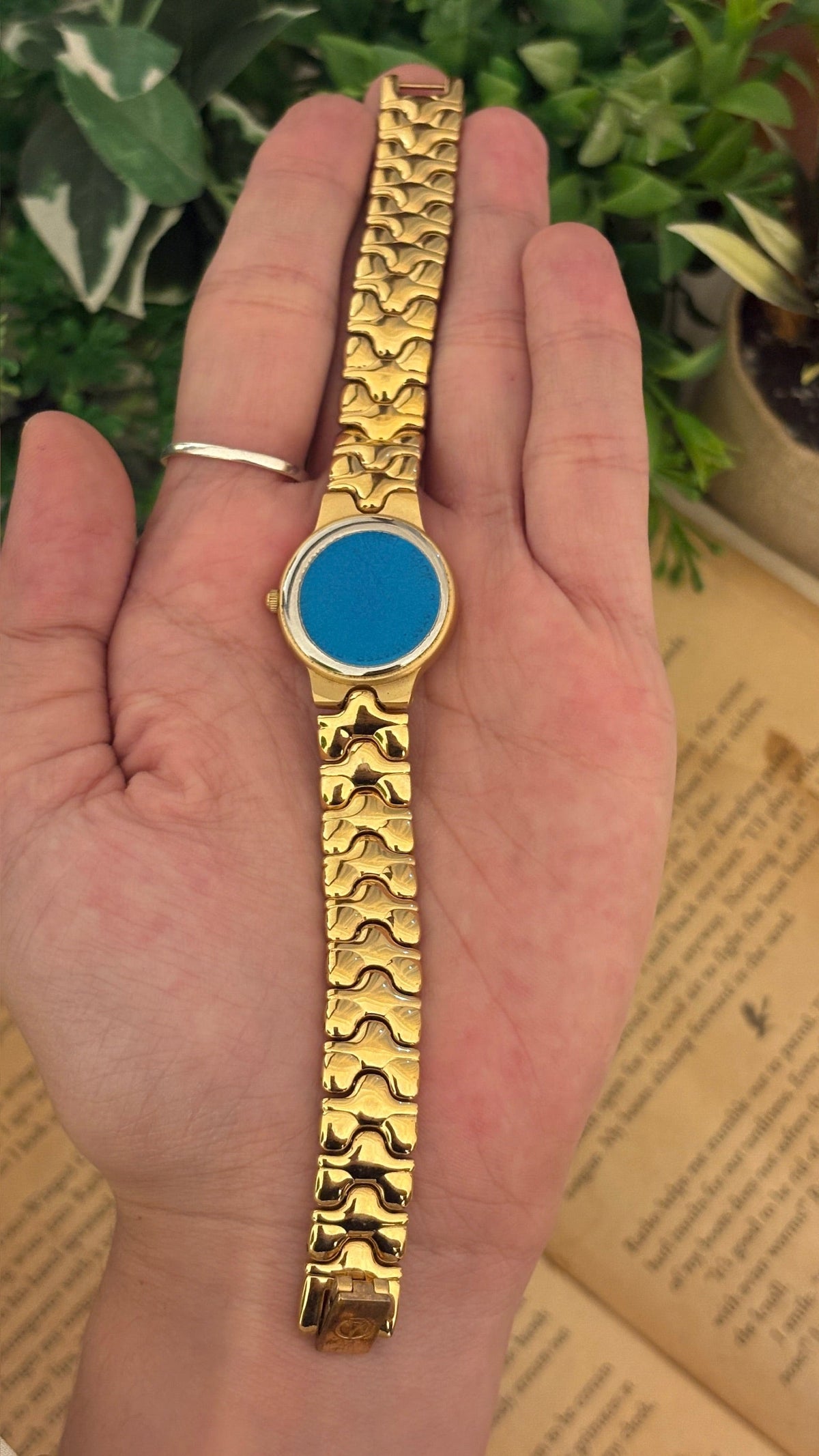 Rare Vintage La Tour Eiffel Paris Mother of Pearl Watch in Gold Tone Quartz