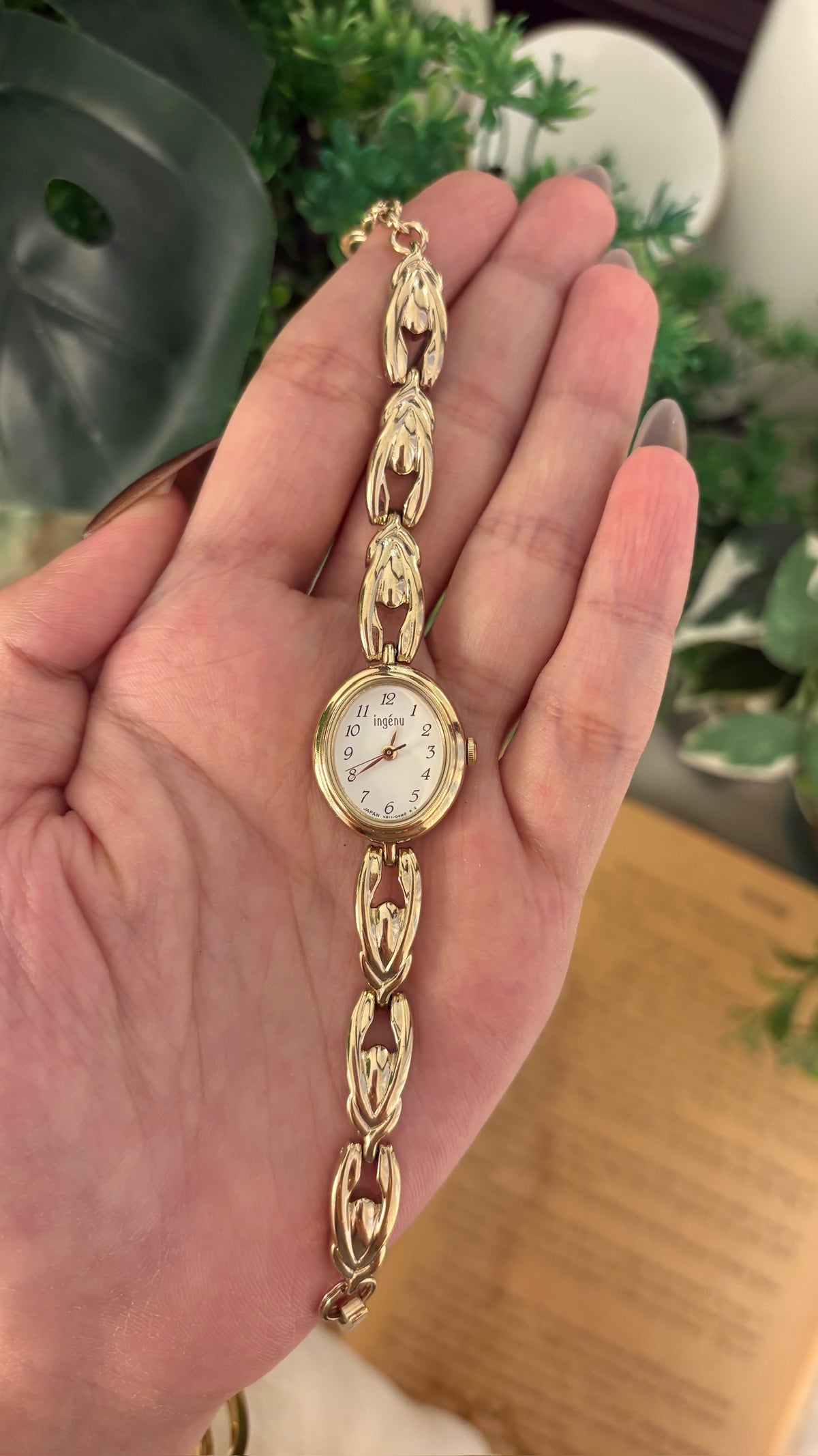 Rare Vintage Ingenu Alba Seiko Flower Motif Bracelet Watch in Gold Tone Quartz