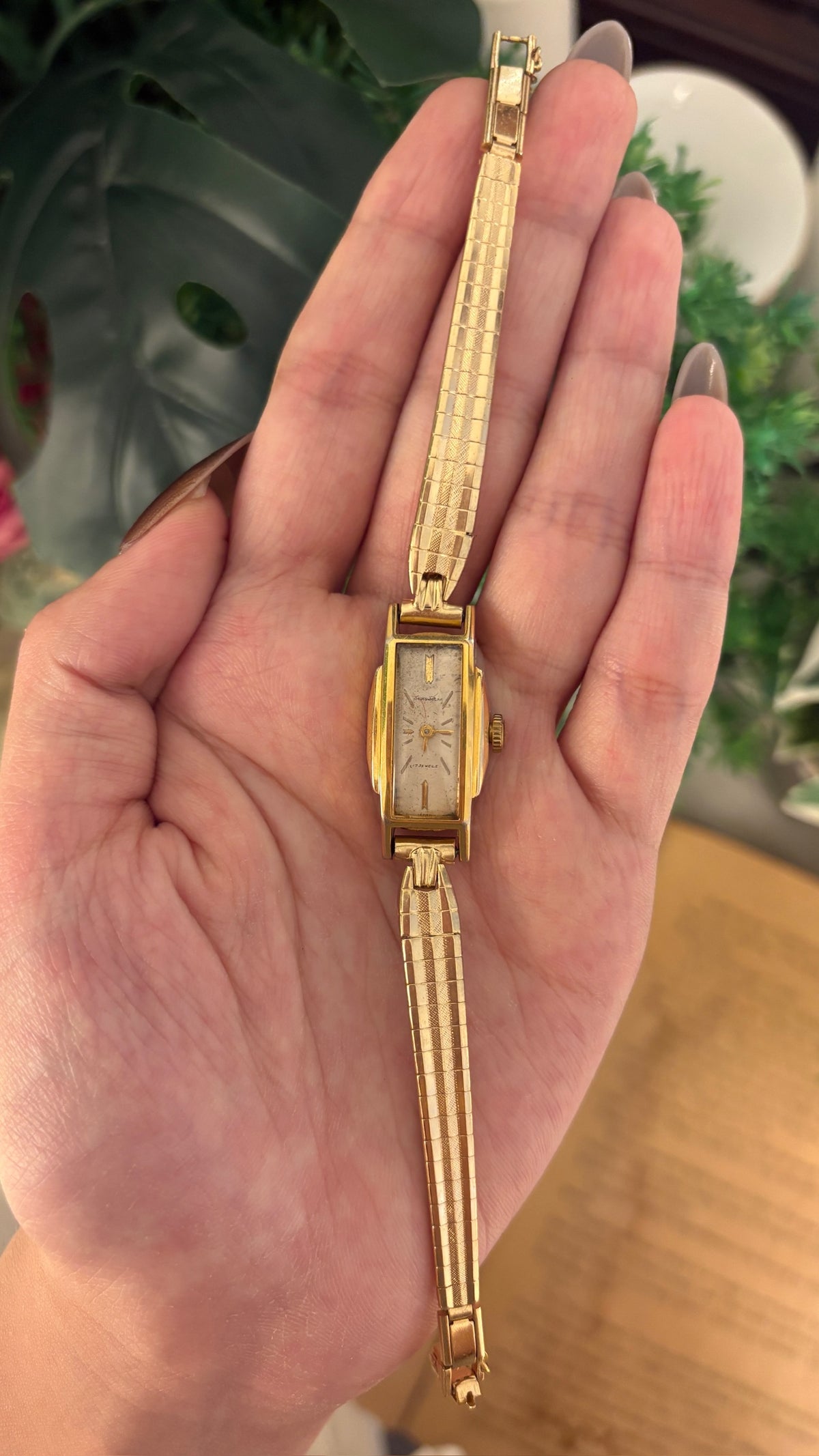 Rare Vintage Seiko Solar Manual Winding Tank Watch in Gold Tone Quartz