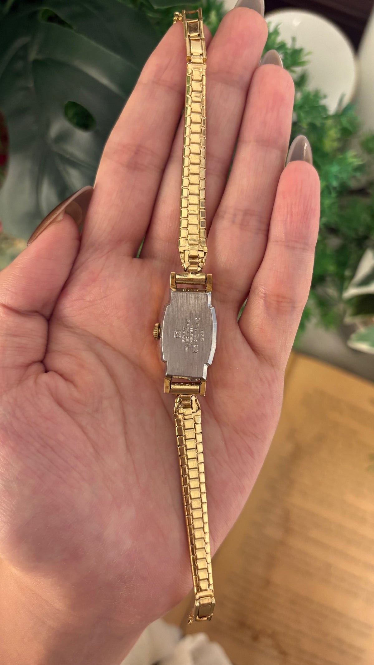 Rare Vintage Seiko Solar Manual Winding Tank Watch in Gold Tone Quartz