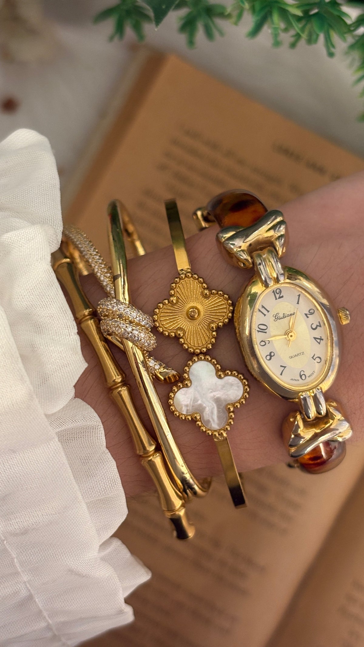 Rare Vintage Giuliano Tortoise Oval Dial Shell Bangle Watch in Gold Tone Quartz
