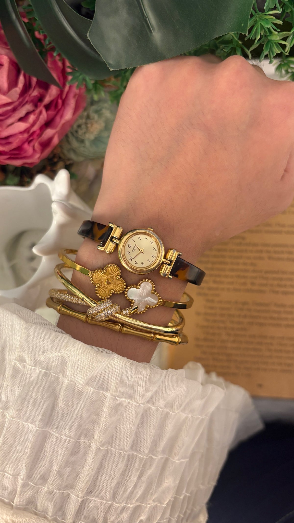 Rare Vintage Ingenu Alba Seiko Tortoise Bangle Watch in Gold Tone Quartz