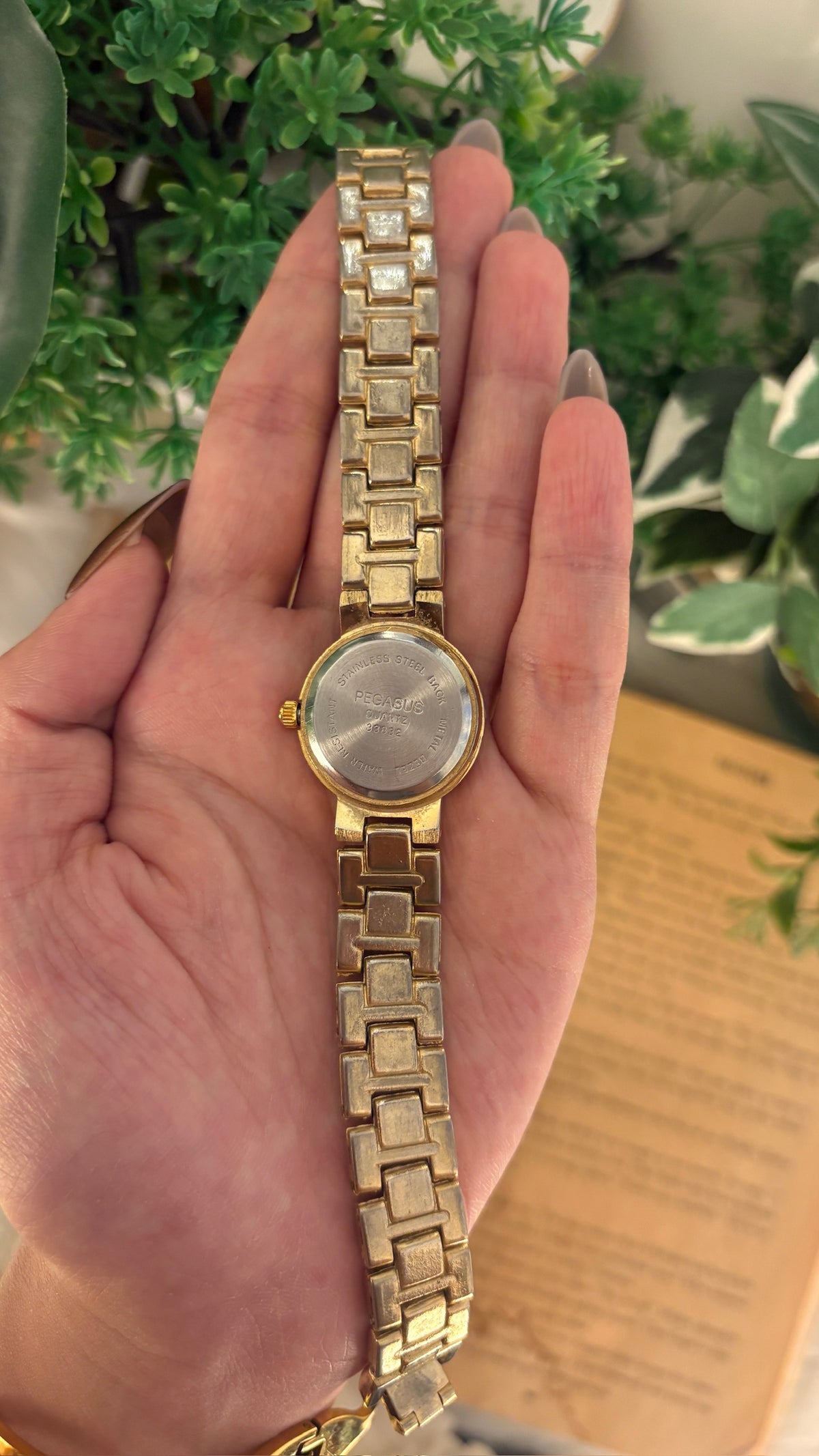 Vintage Pegasus Classic Watch in Gold Tone Quartz